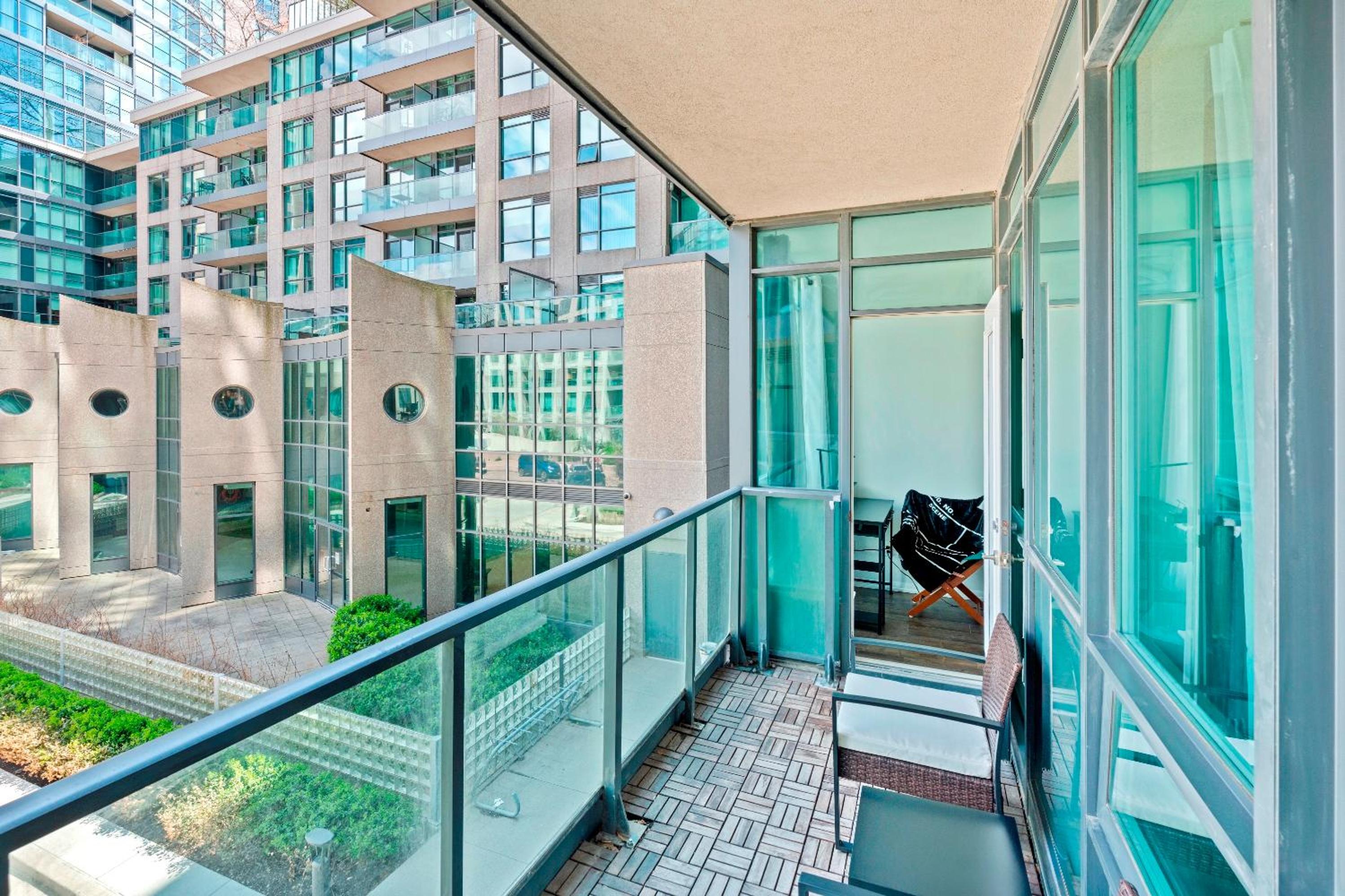1 Bedroom Condo with Balcony Fort York Downtown Toronto