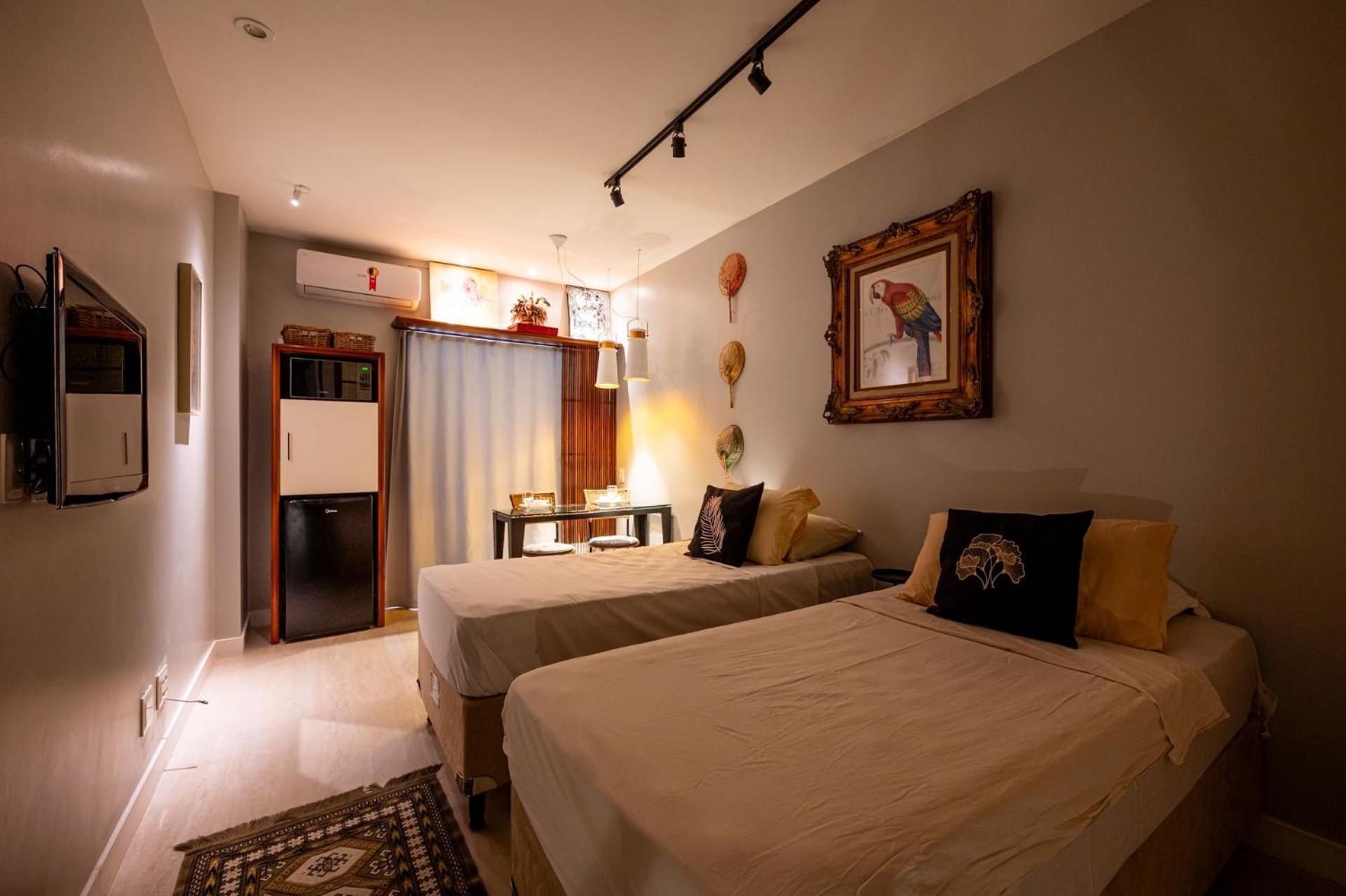 Swimming pool, sauna, and gym on Arpoador