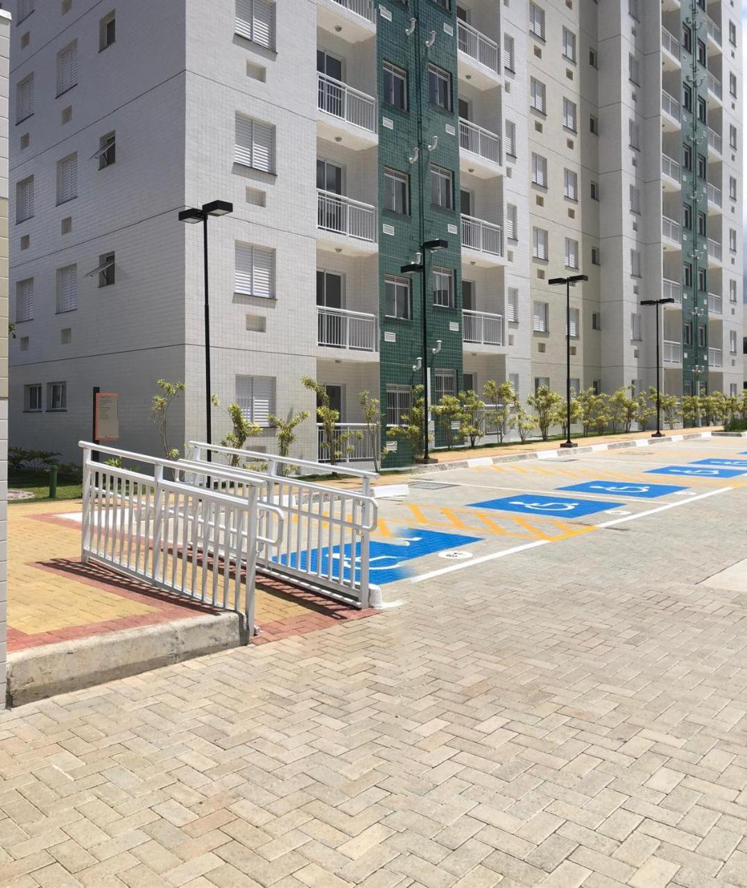 Apto lindo na rua da Praia Ocian! Venha conhecer!