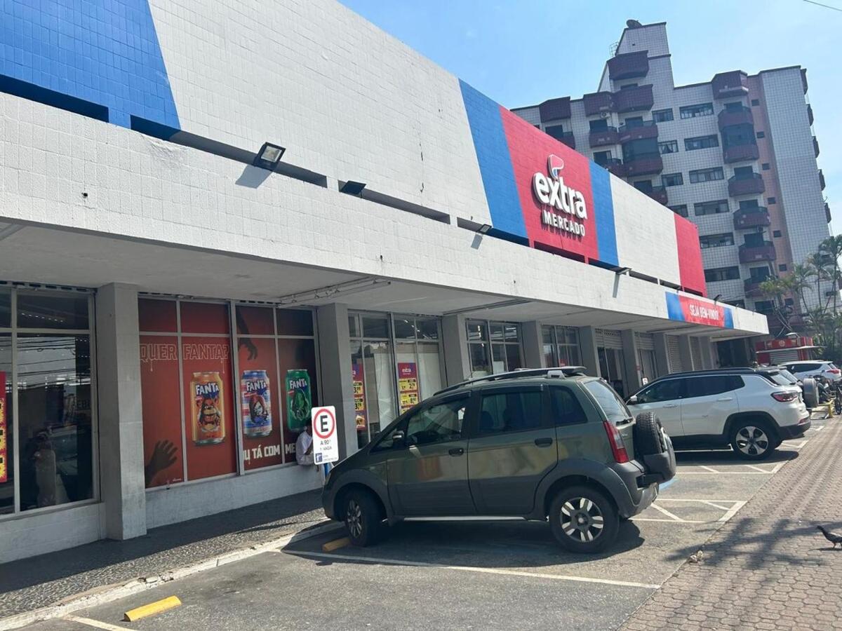 Apto lindo na rua da Praia Ocian! Venha conhecer!