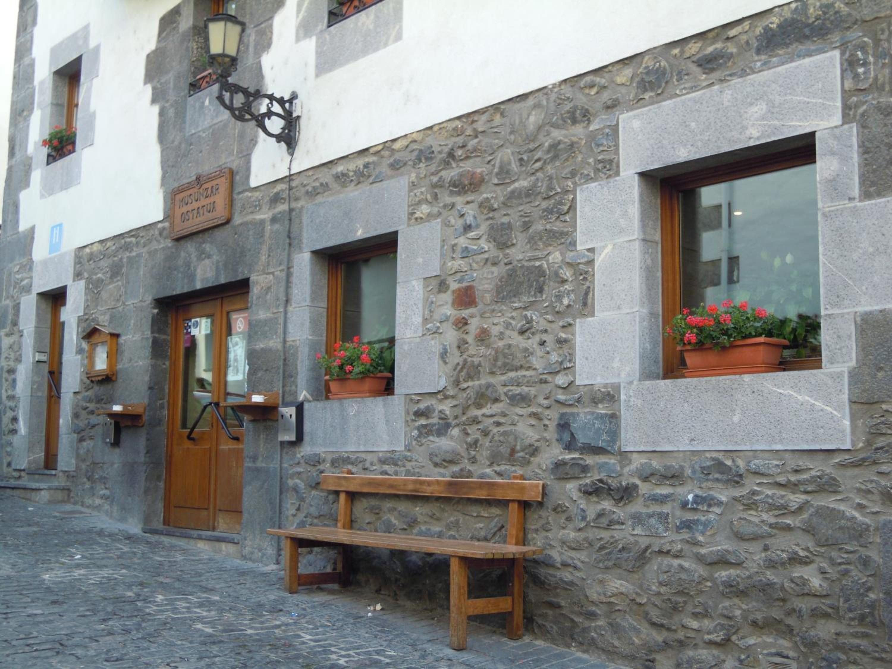 Photo 12