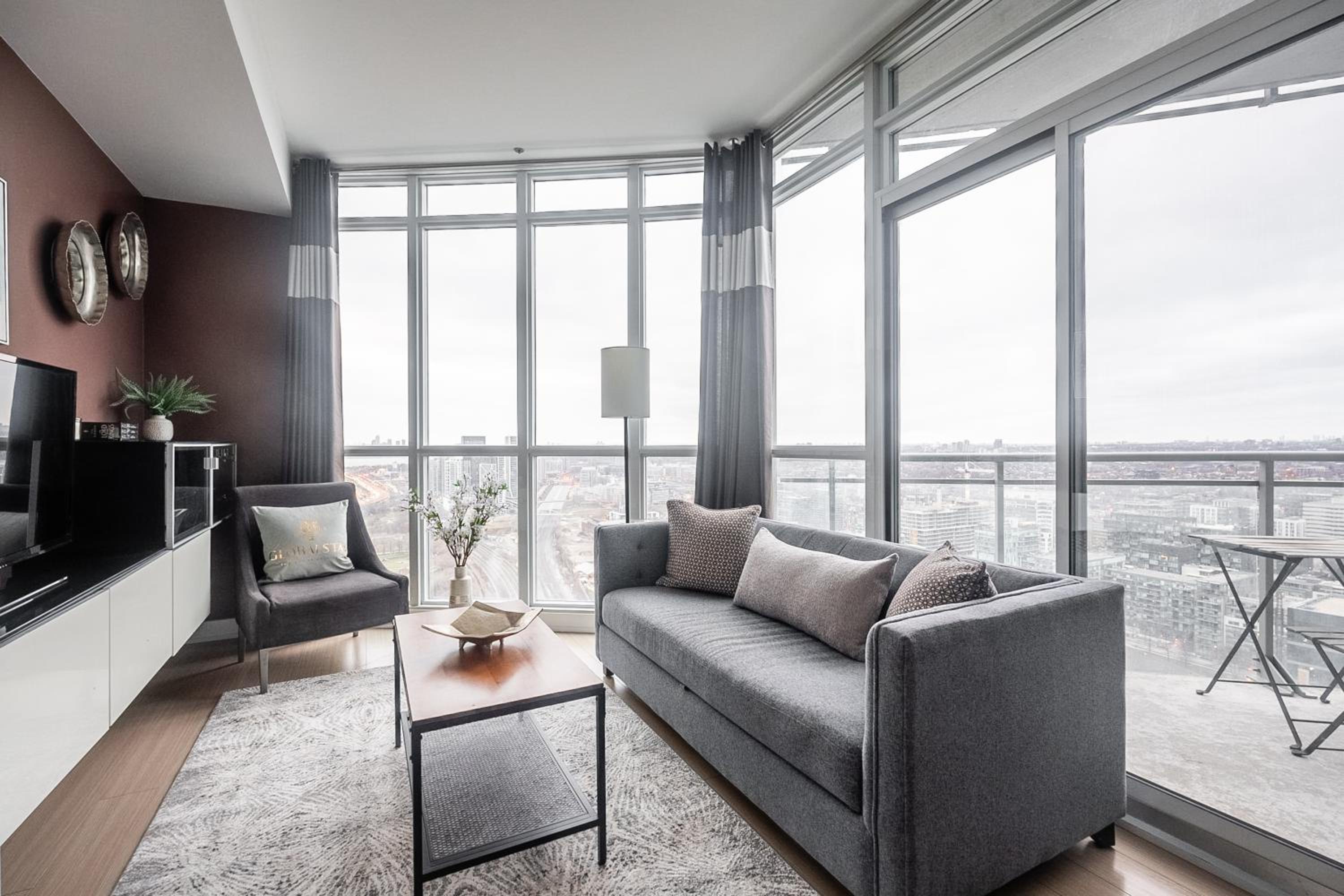 Modern 1 Bedroom Condo Iceboat Terrace Downtown Toronto