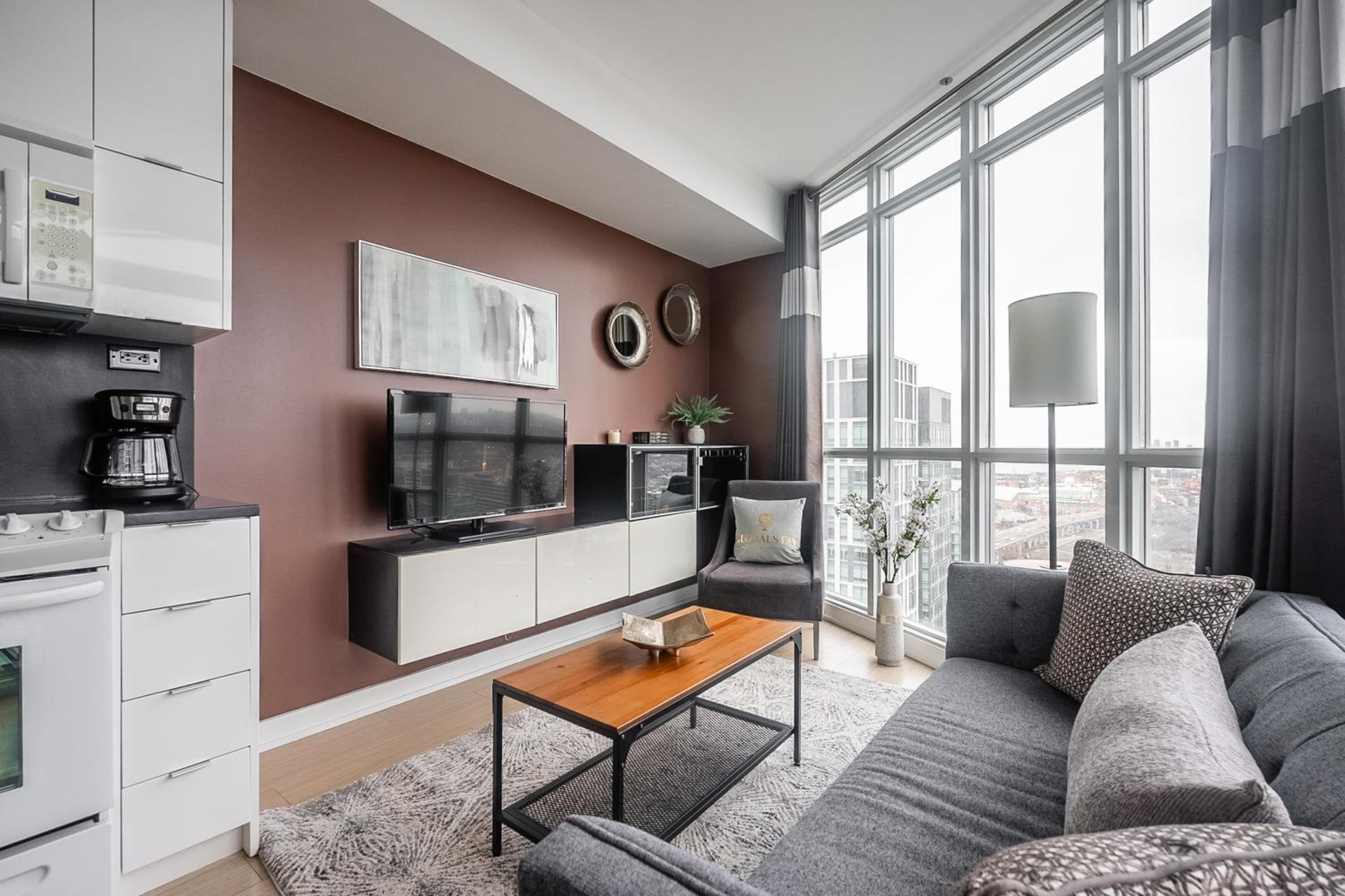 Modern 1 Bedroom Condo Iceboat Terrace Downtown Toronto