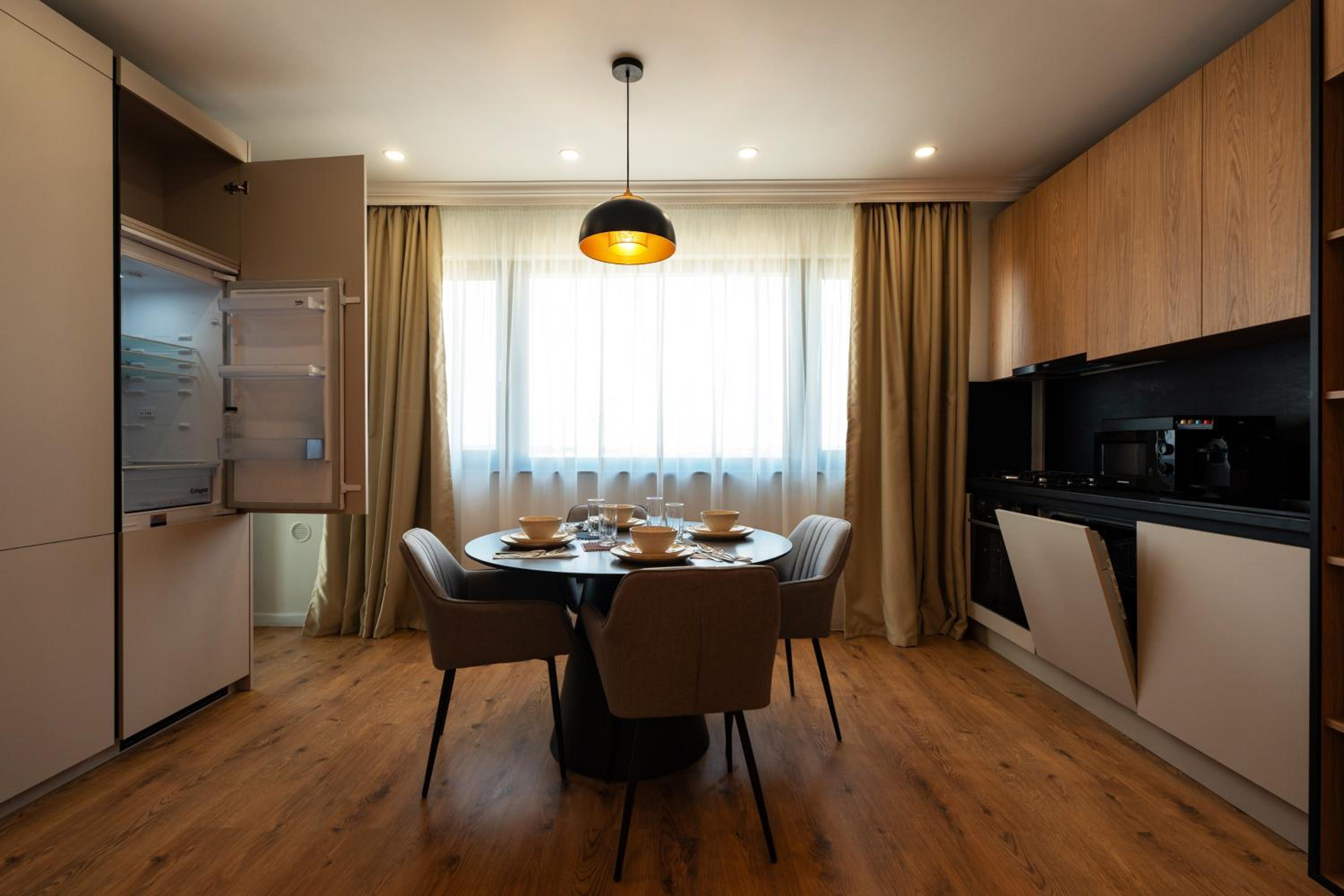 The Velvet Glow by Blvd 63B3 - Warm Modern Stay with Elegant Design