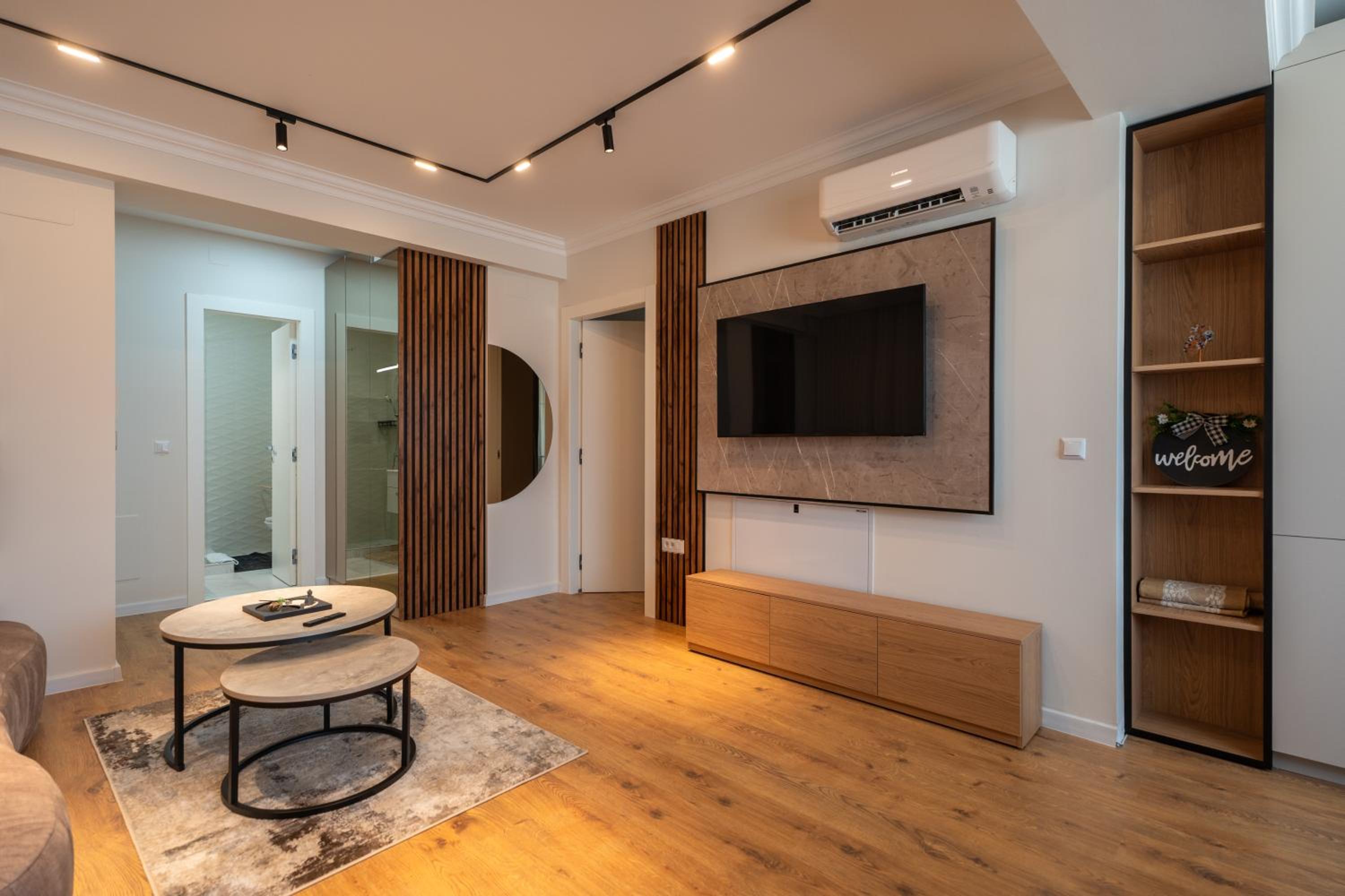 The Velvet Glow by Blvd 63B3 - Warm Modern Stay with Elegant Design