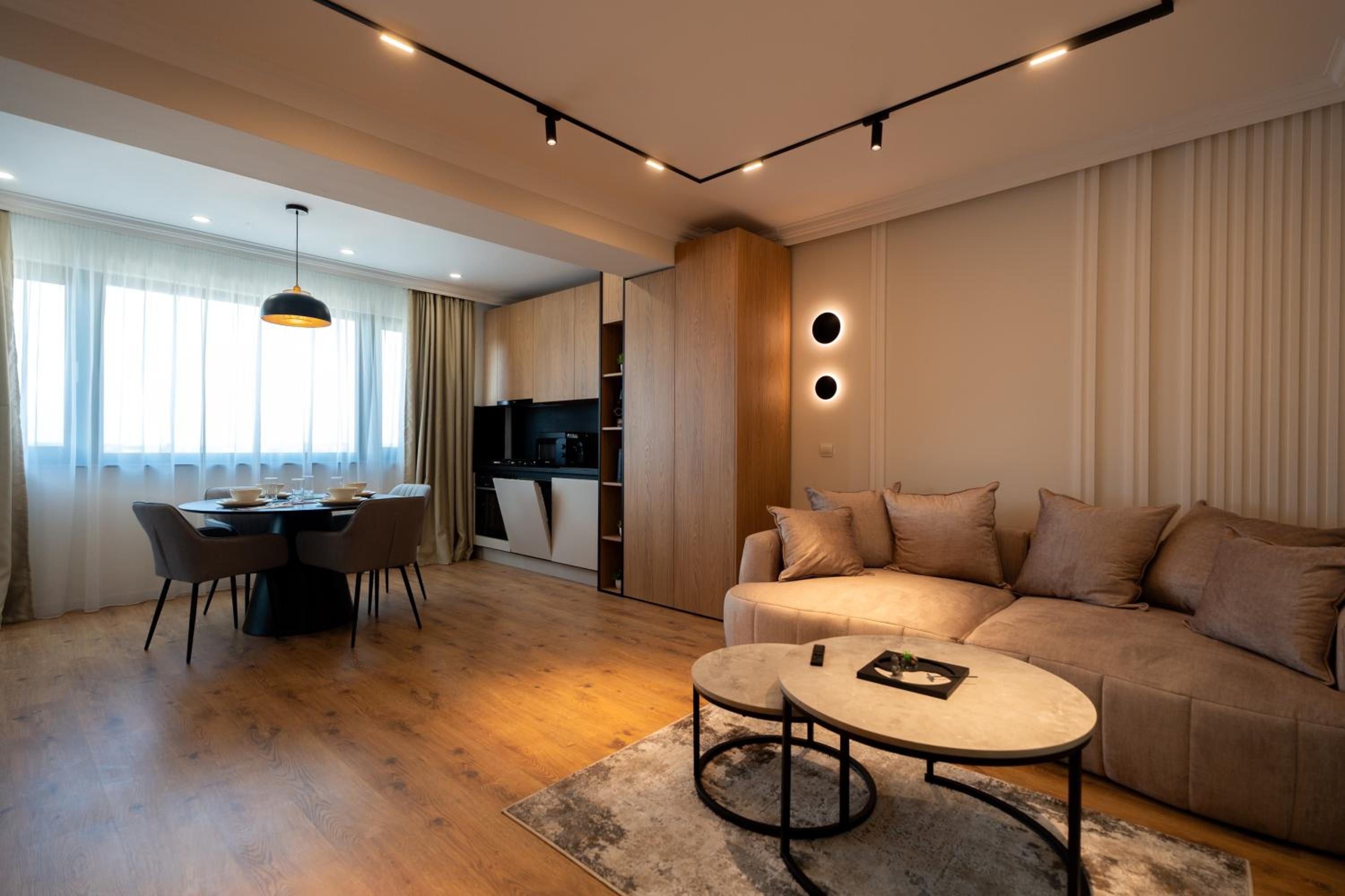The Velvet Glow by Blvd 63B3 - Warm Modern Stay with Elegant Design