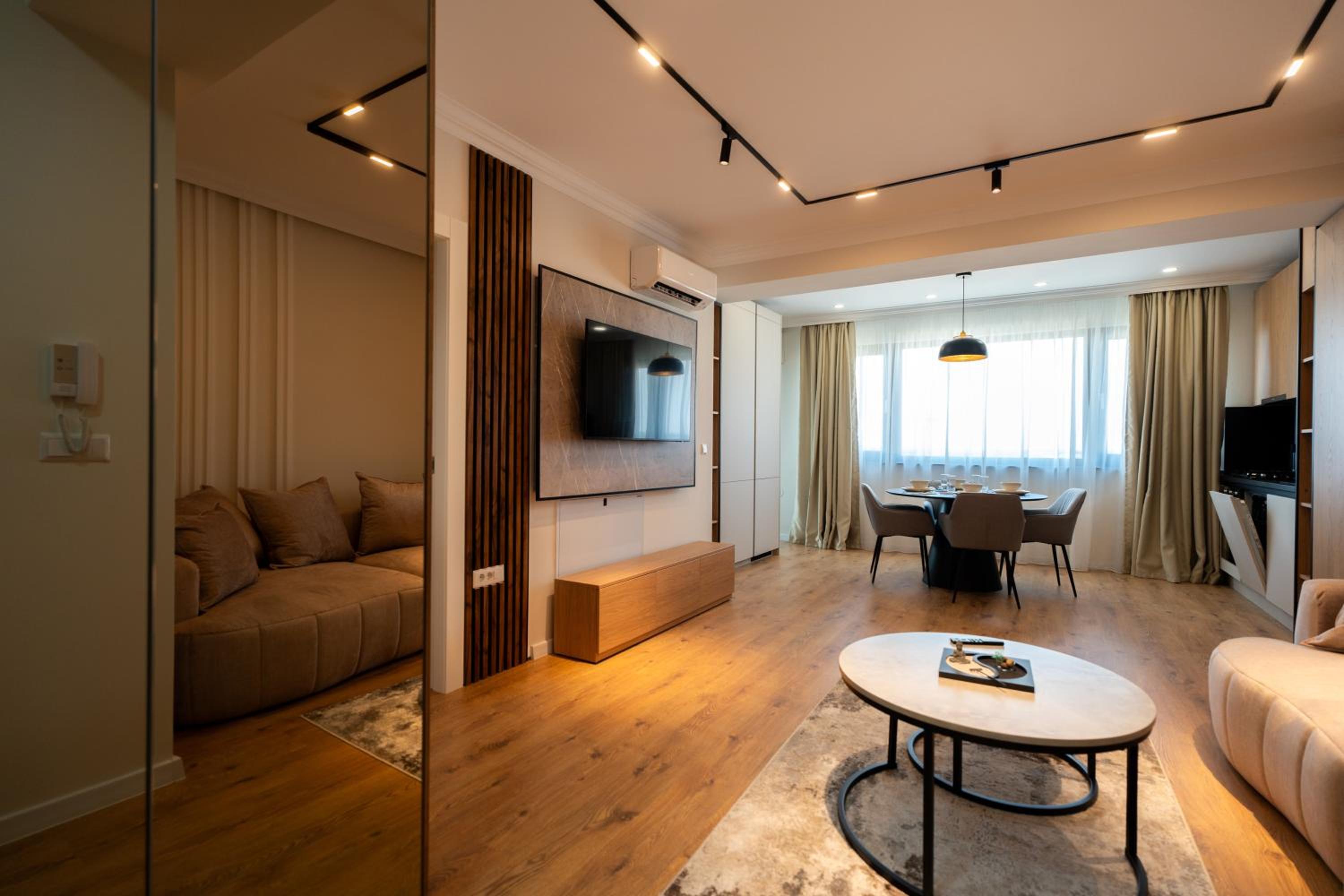 The Velvet Glow by Blvd 63B3 - Warm Modern Stay with Elegant Design