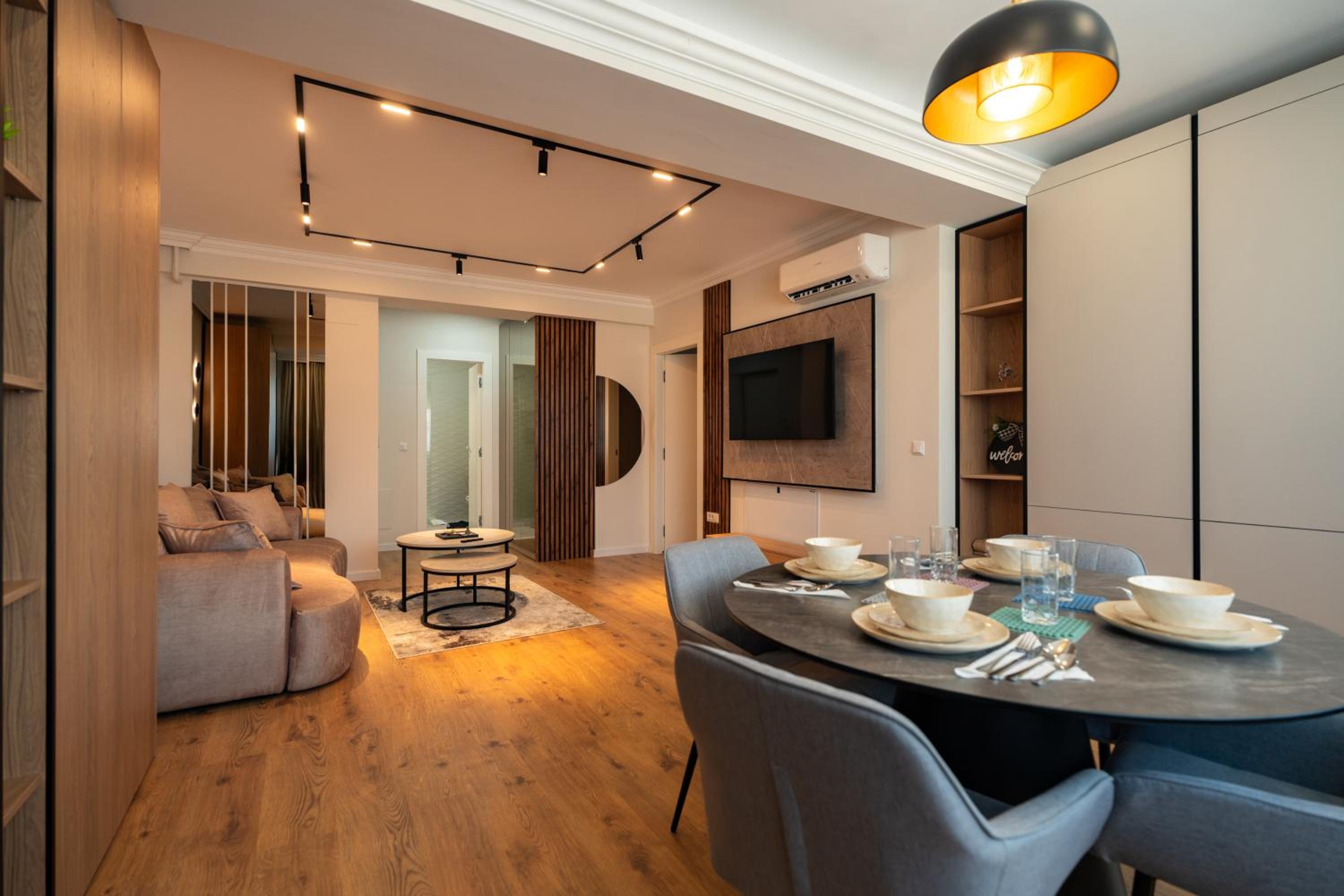 The Velvet Glow by Blvd 63B3 - Warm Modern Stay with Elegant Design