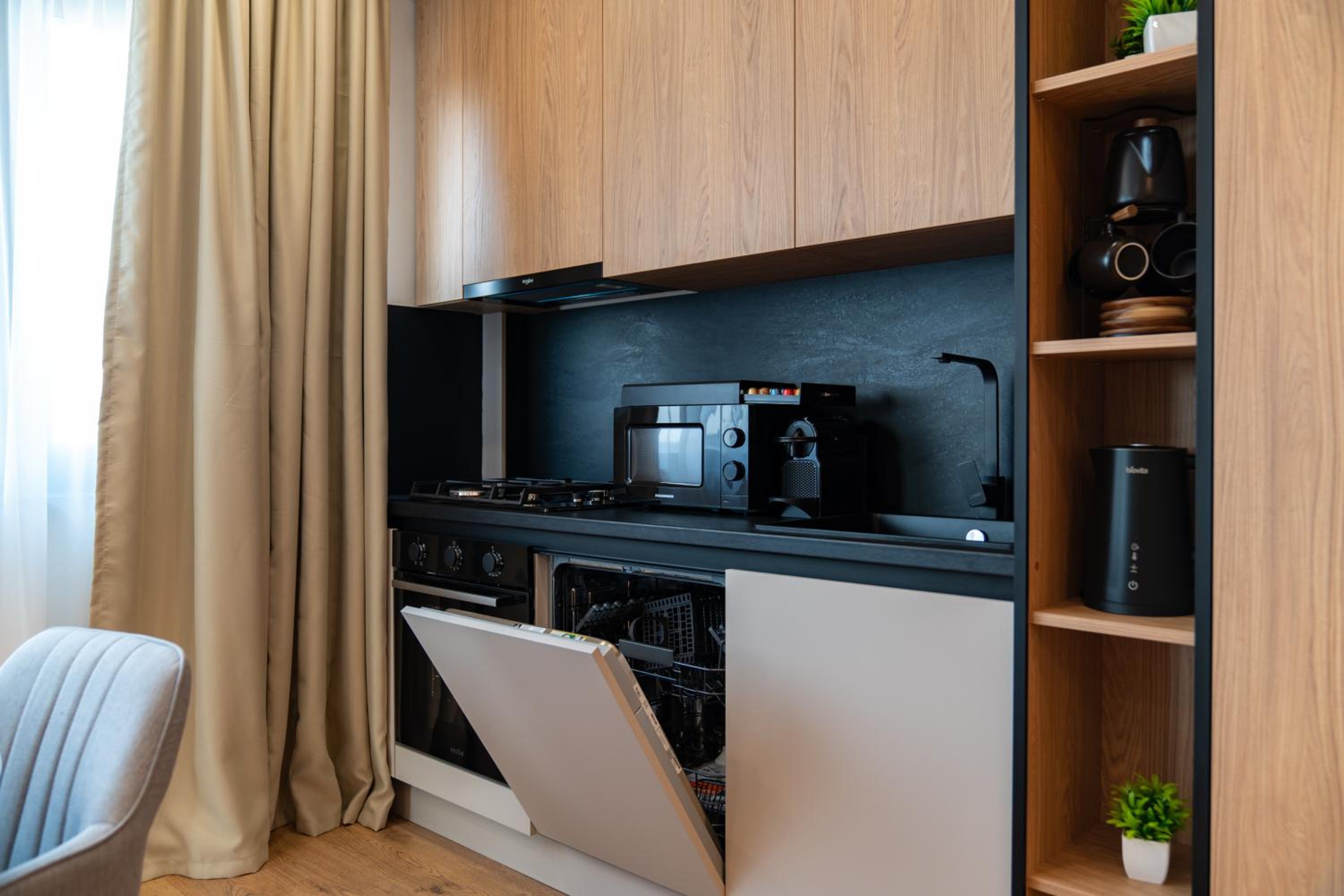 The Velvet Glow by Blvd 63B3 - Warm Modern Stay with Elegant Design