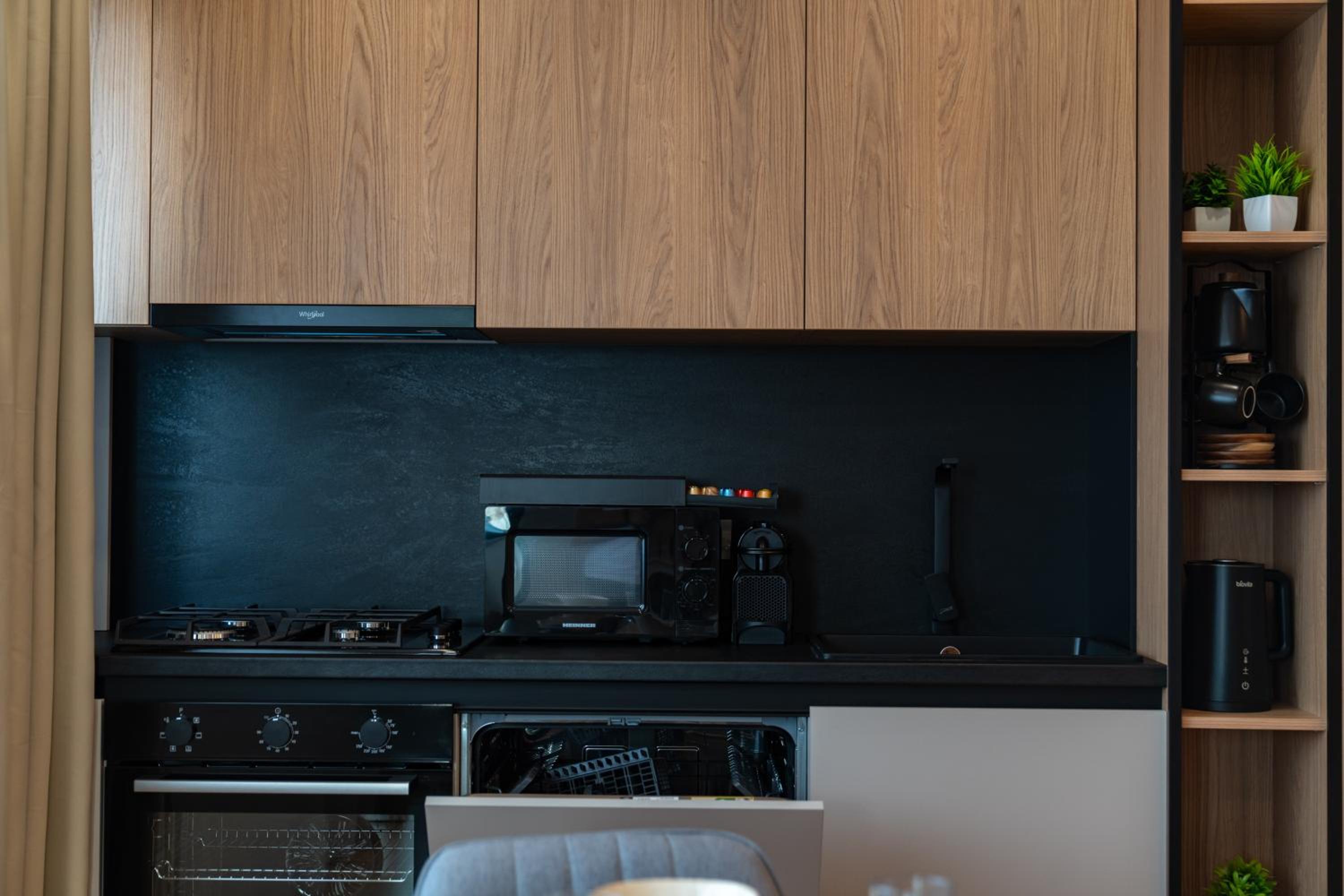 The Velvet Glow by Blvd 63B3 - Warm Modern Stay with Elegant Design