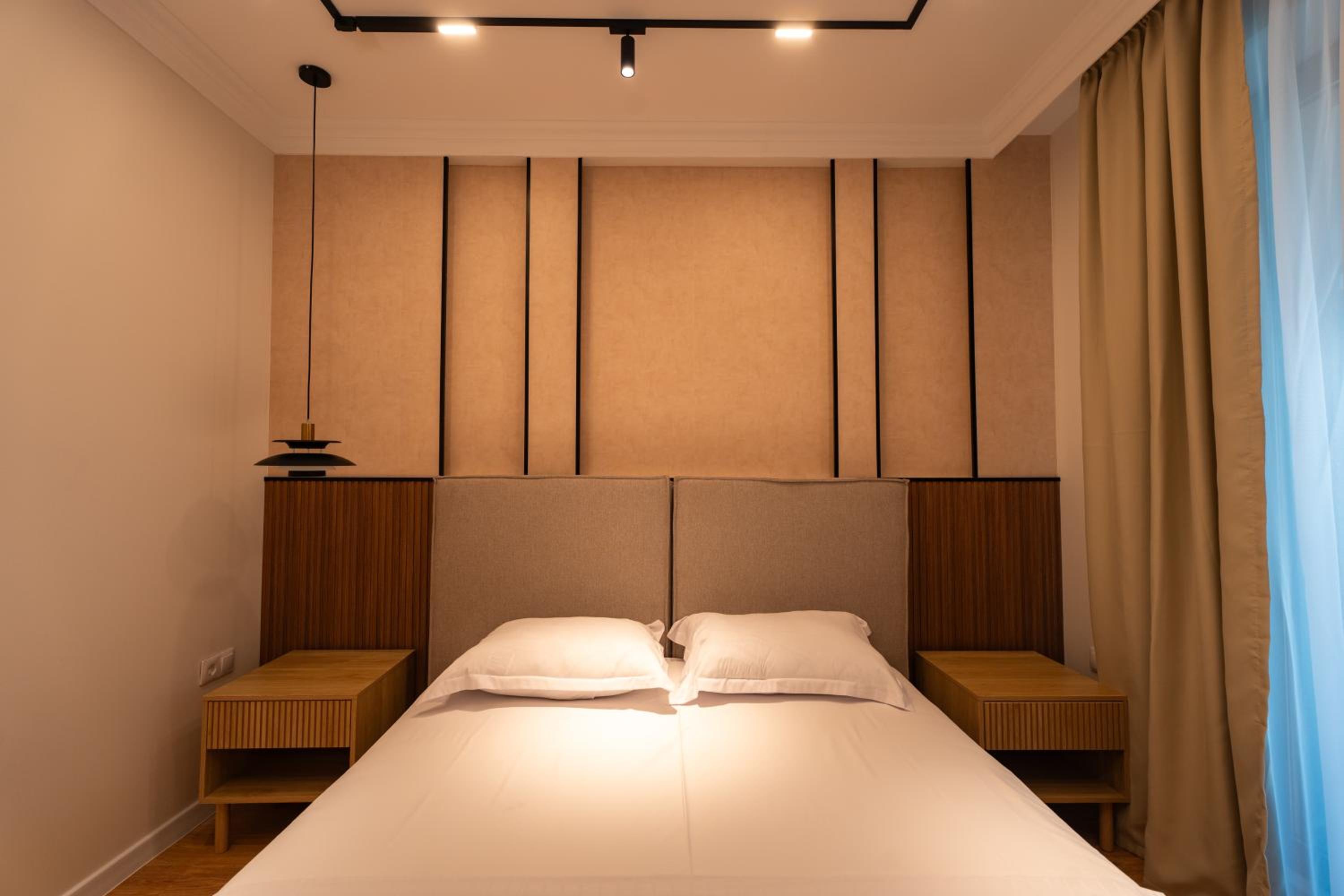 The Velvet Glow by Blvd 63B3 - Warm Modern Stay with Elegant Design
