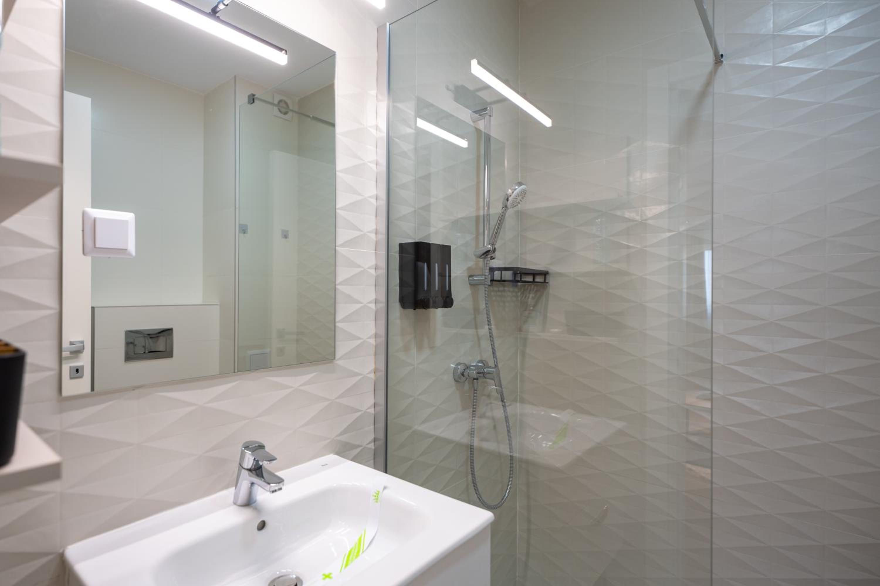 The Velvet Glow by Blvd 63B3 - Warm Modern Stay with Elegant Design