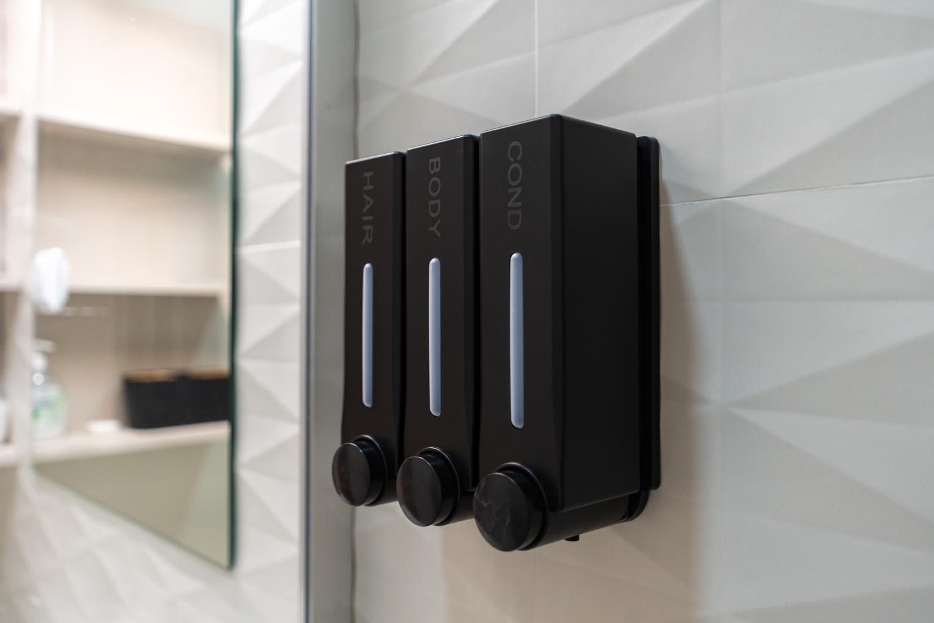 The Velvet Glow by Blvd 63B3 - Warm Modern Stay with Elegant Design