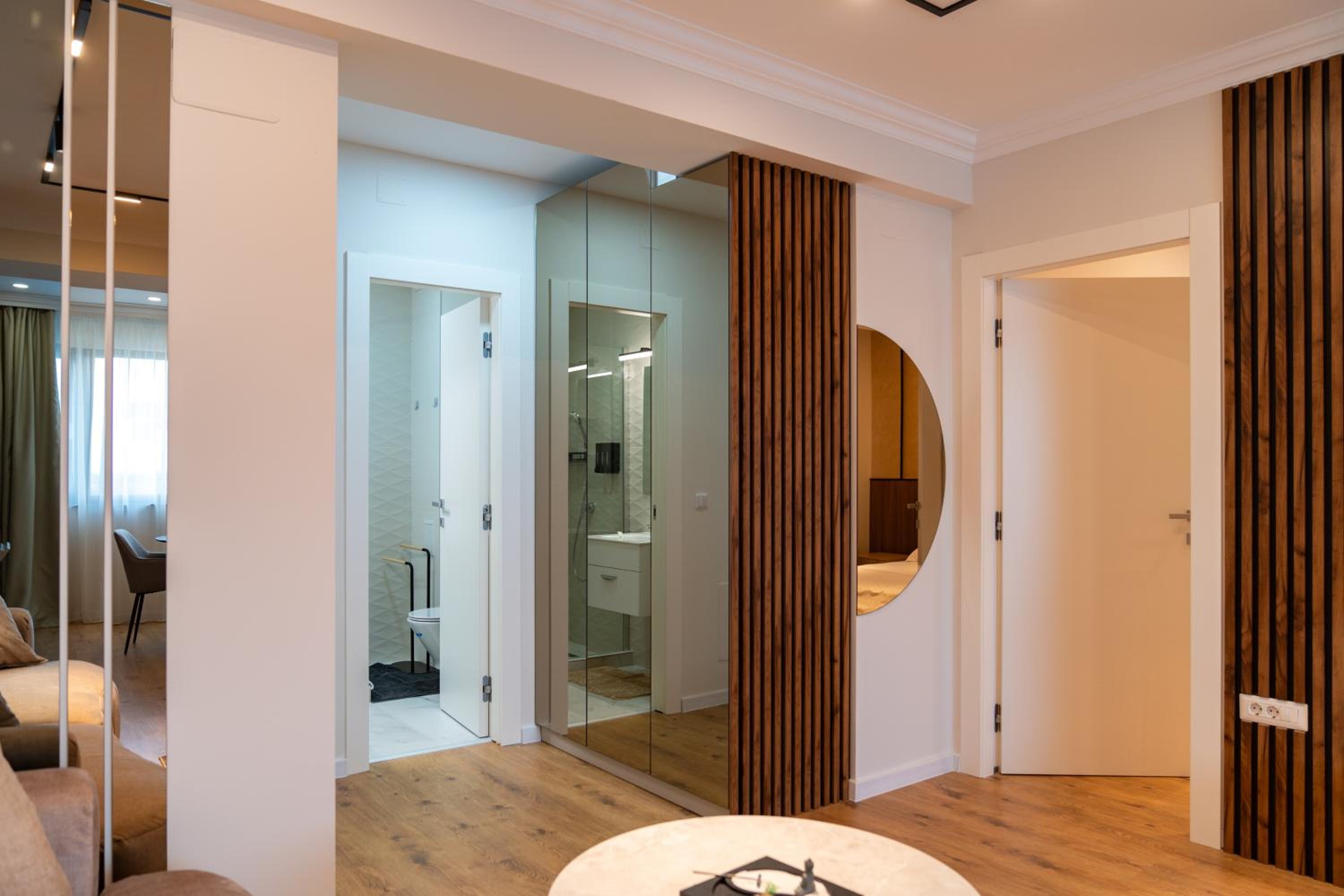 The Velvet Glow by Blvd 63B3 - Warm Modern Stay with Elegant Design