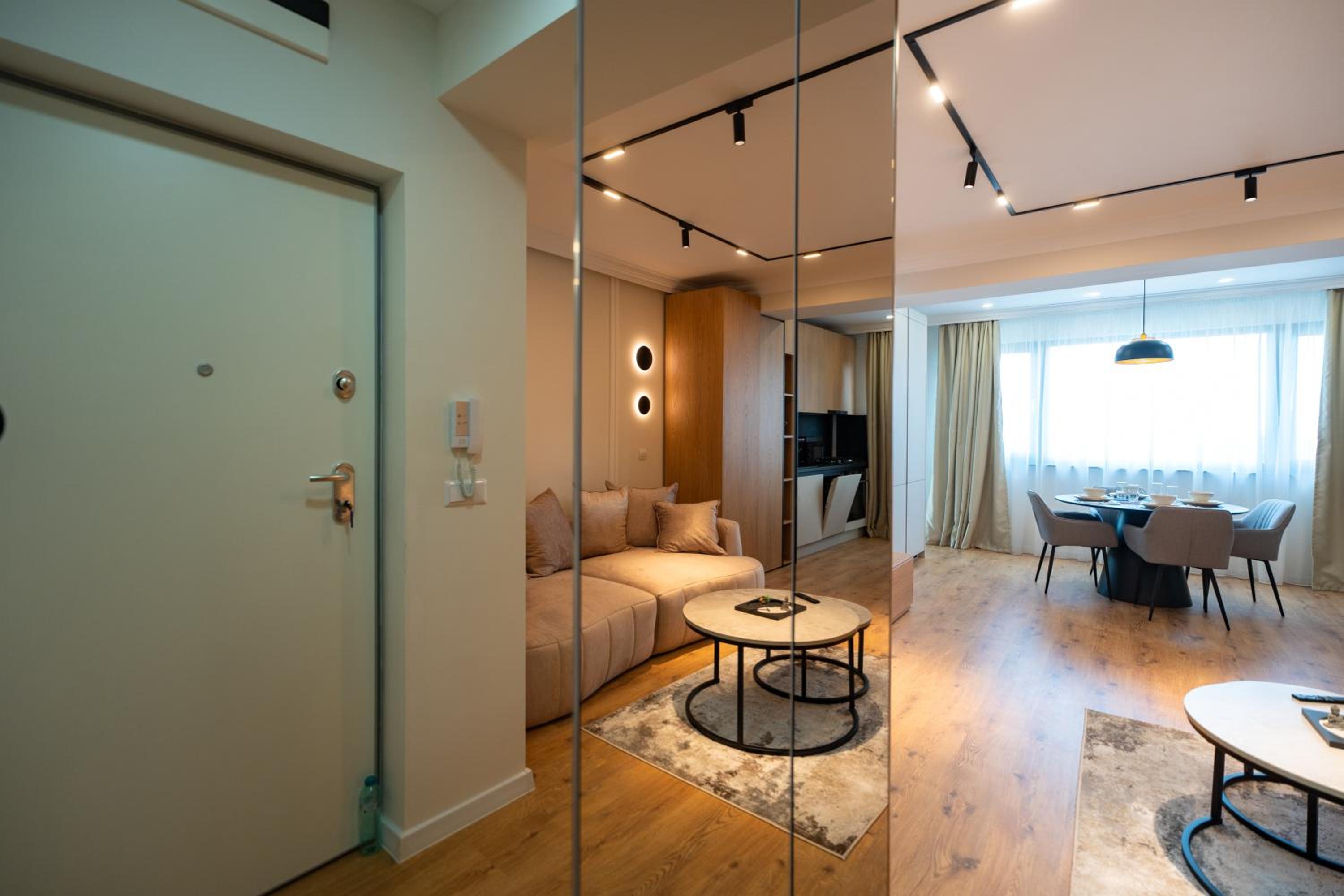 The Velvet Glow by Blvd 63B3 - Warm Modern Stay with Elegant Design