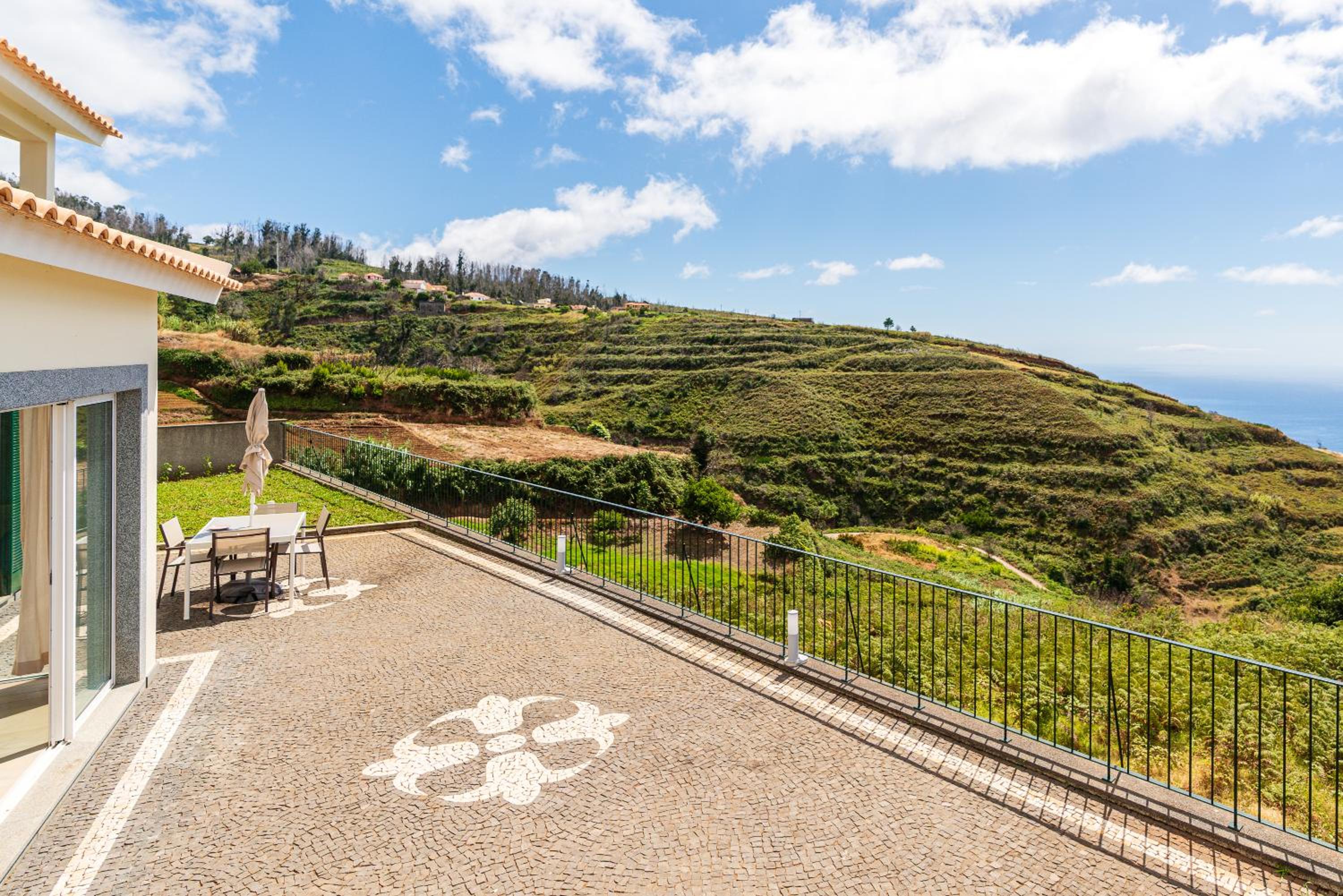 Villa Pargo Green by Madeira Dream Stays