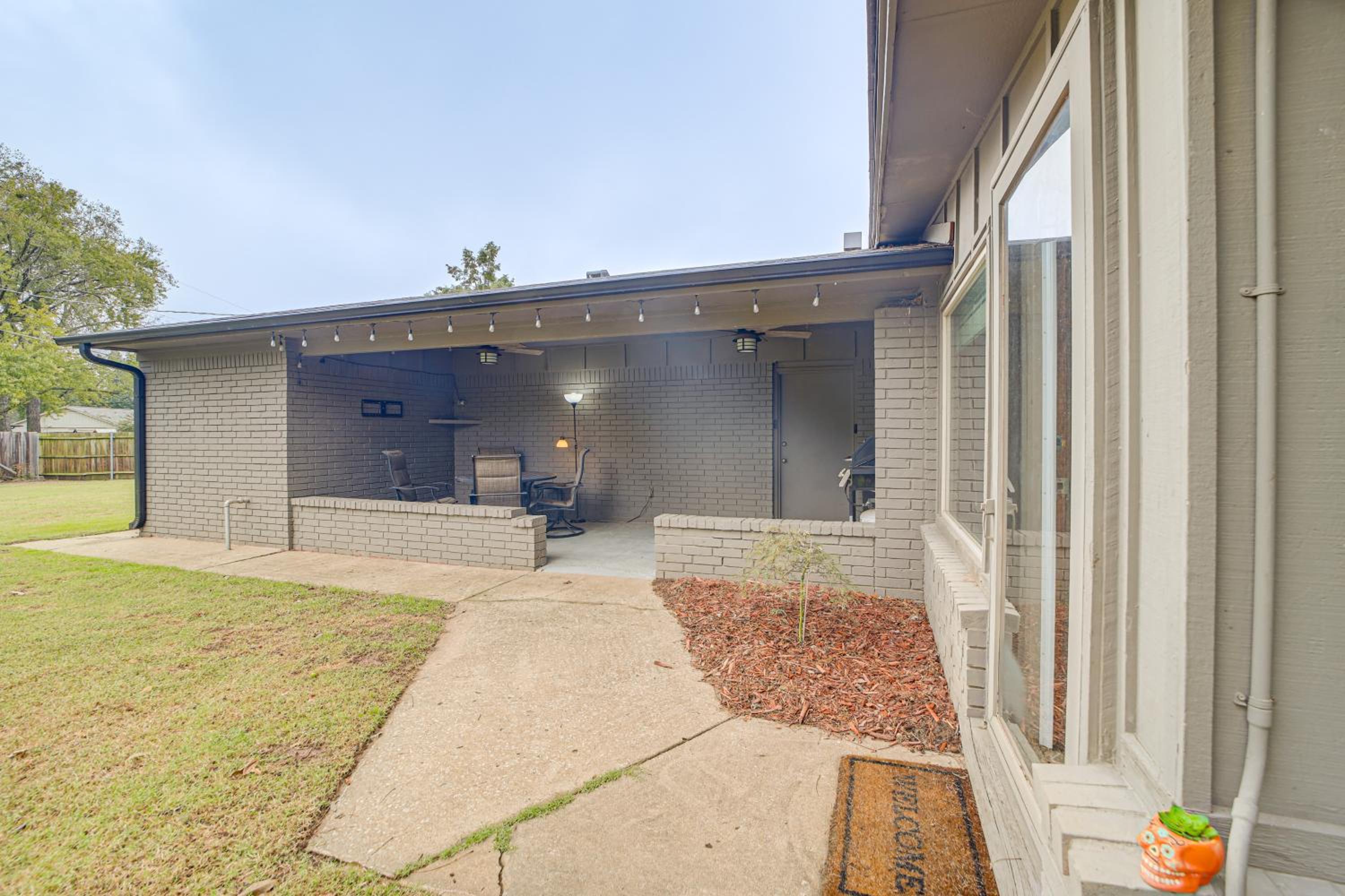 Family-Friendly Tulsa Suburb Home By Parks and River