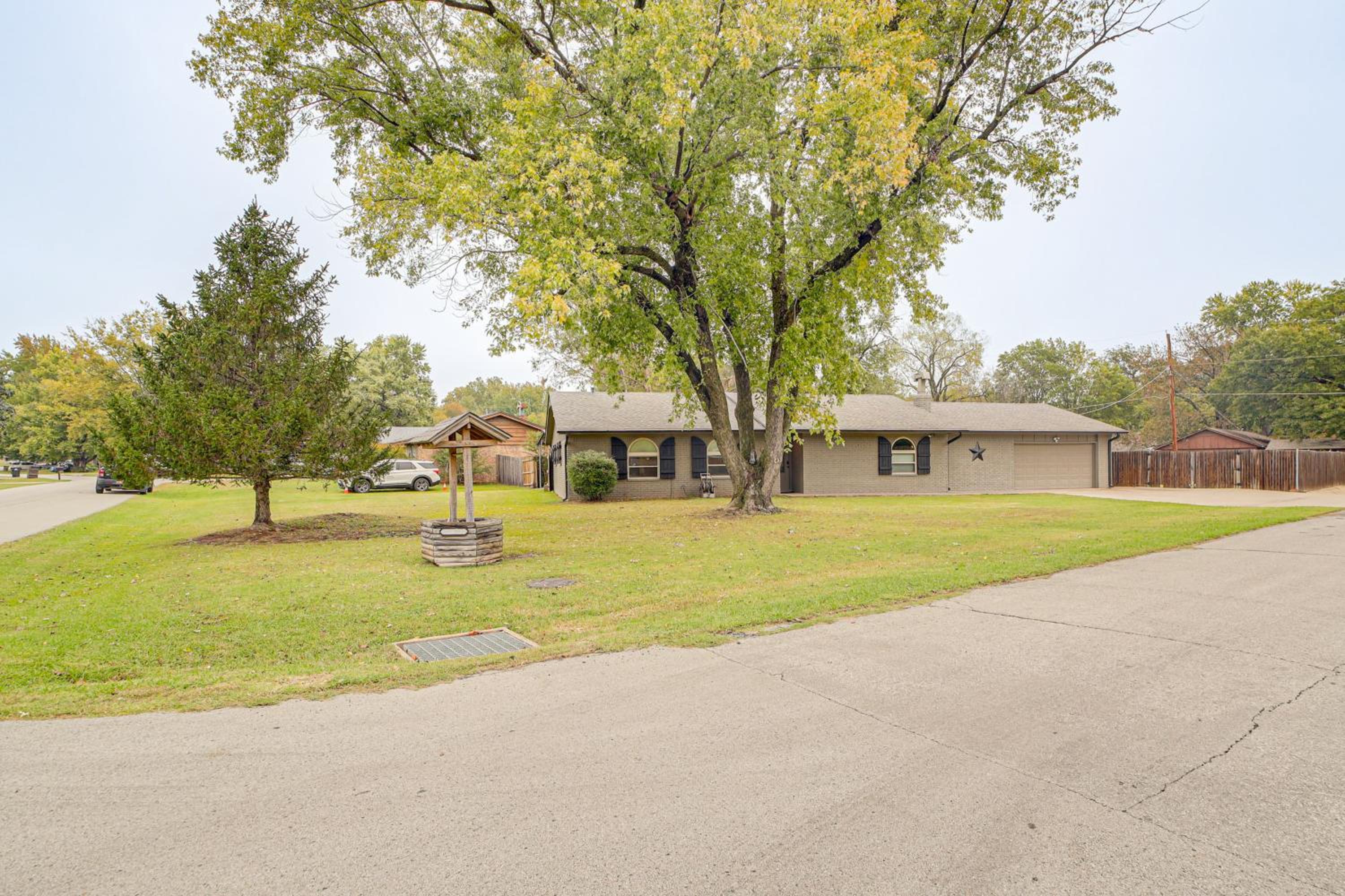 Family-Friendly Tulsa Suburb Home By Parks and River