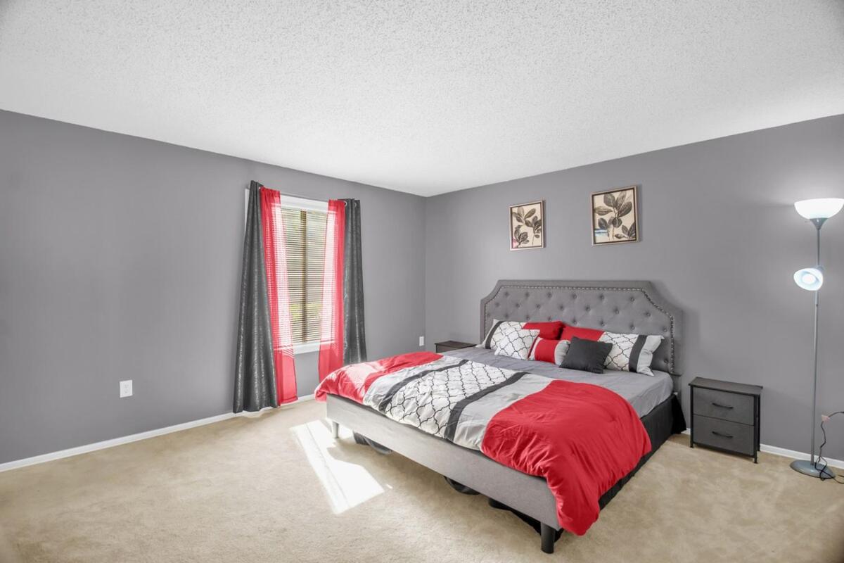 Modern 3BR 2 bathroom Near High Point University & Market Sleeps 6