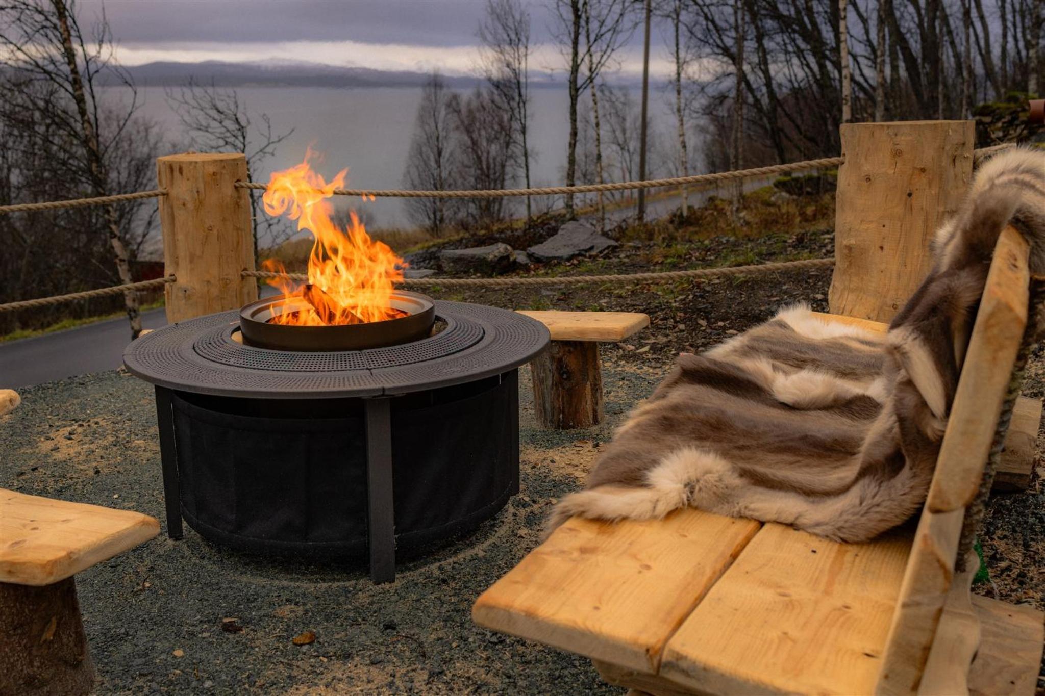 EIRA Glamping - Romantic, Ocean View, Fire Pit