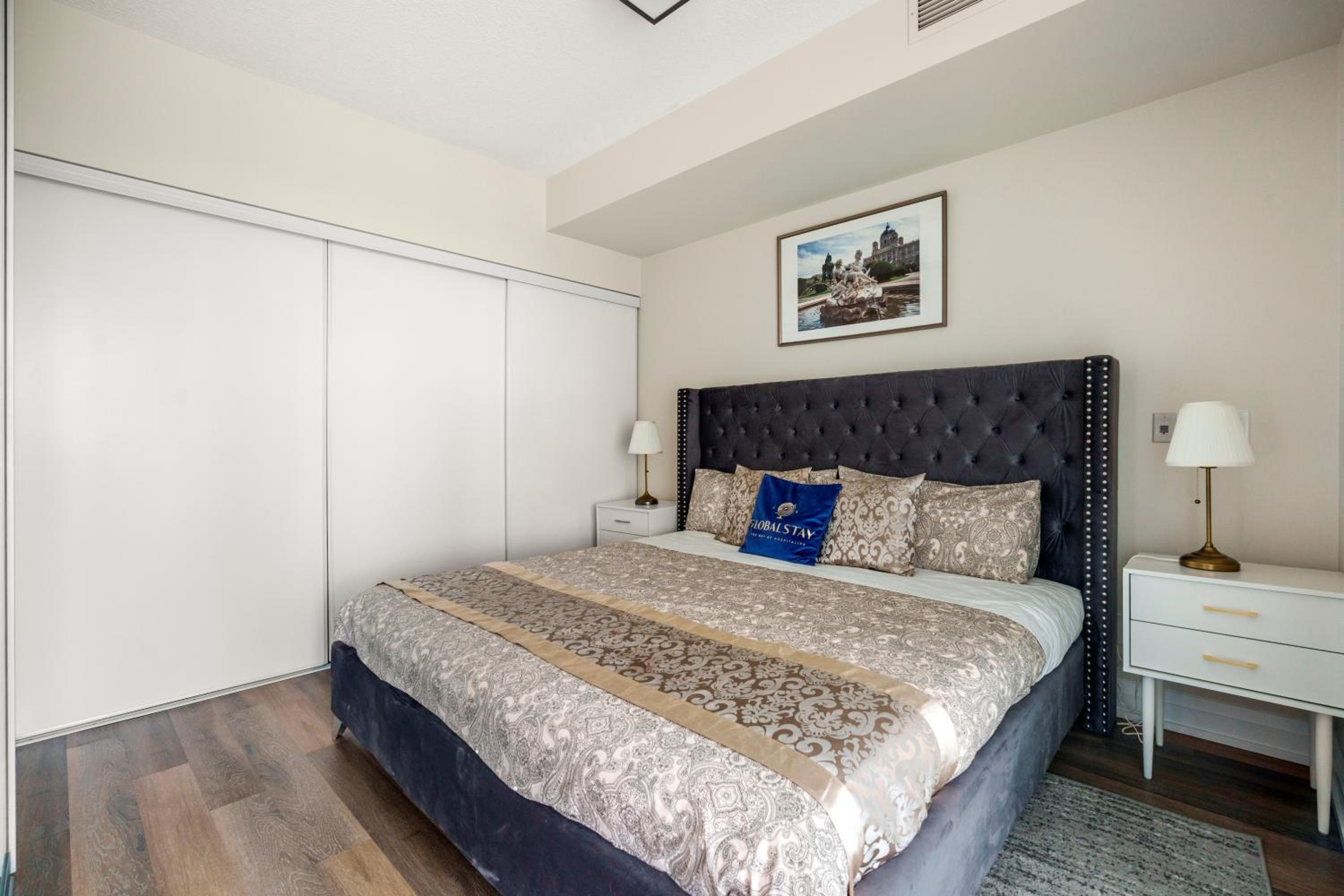 High Floor 1 Bedroom plus Den Condo Apartment City View North York Toronto