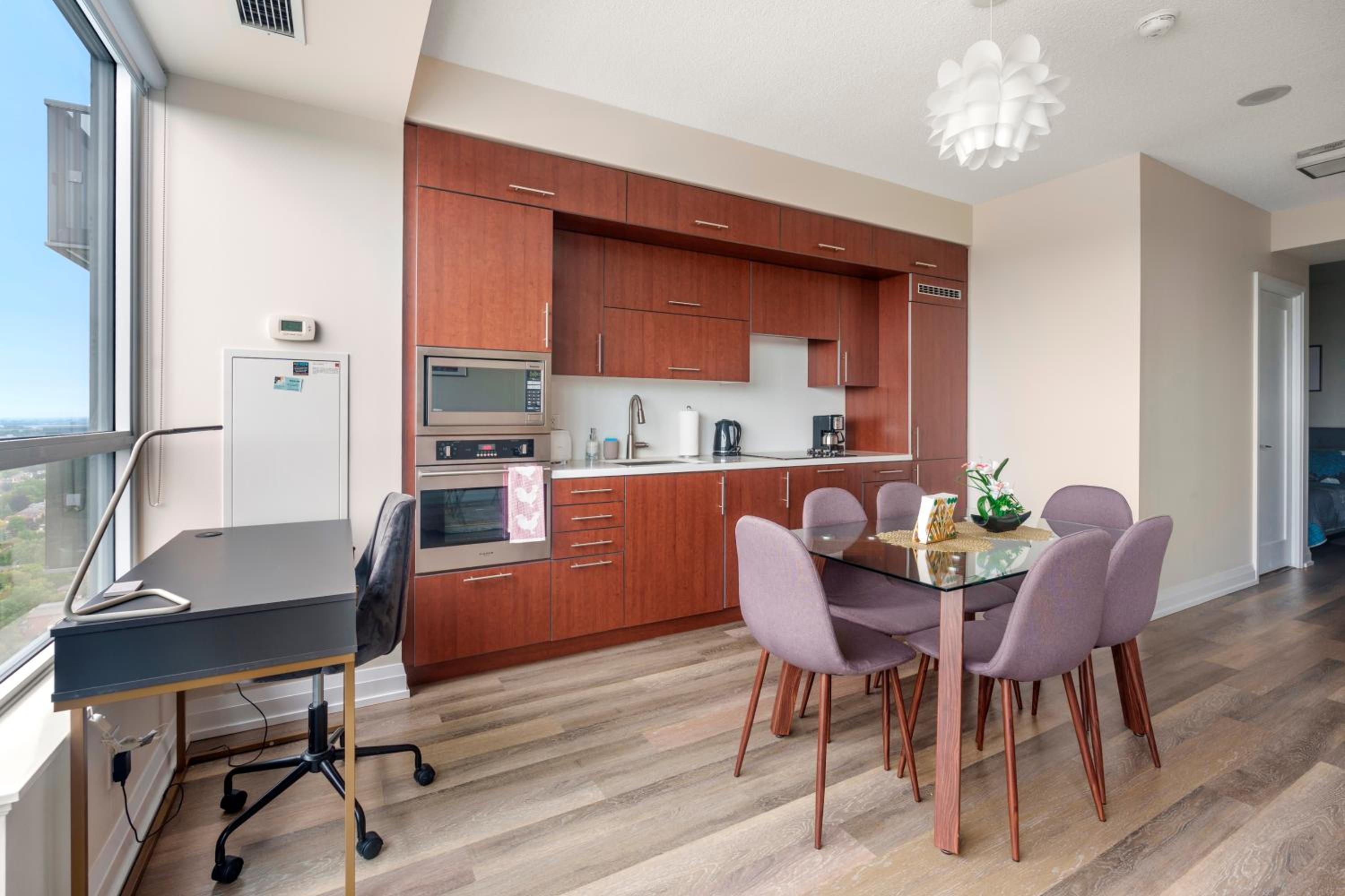 High Floor 1 Bedroom plus Den Condo Apartment City View North York Toronto