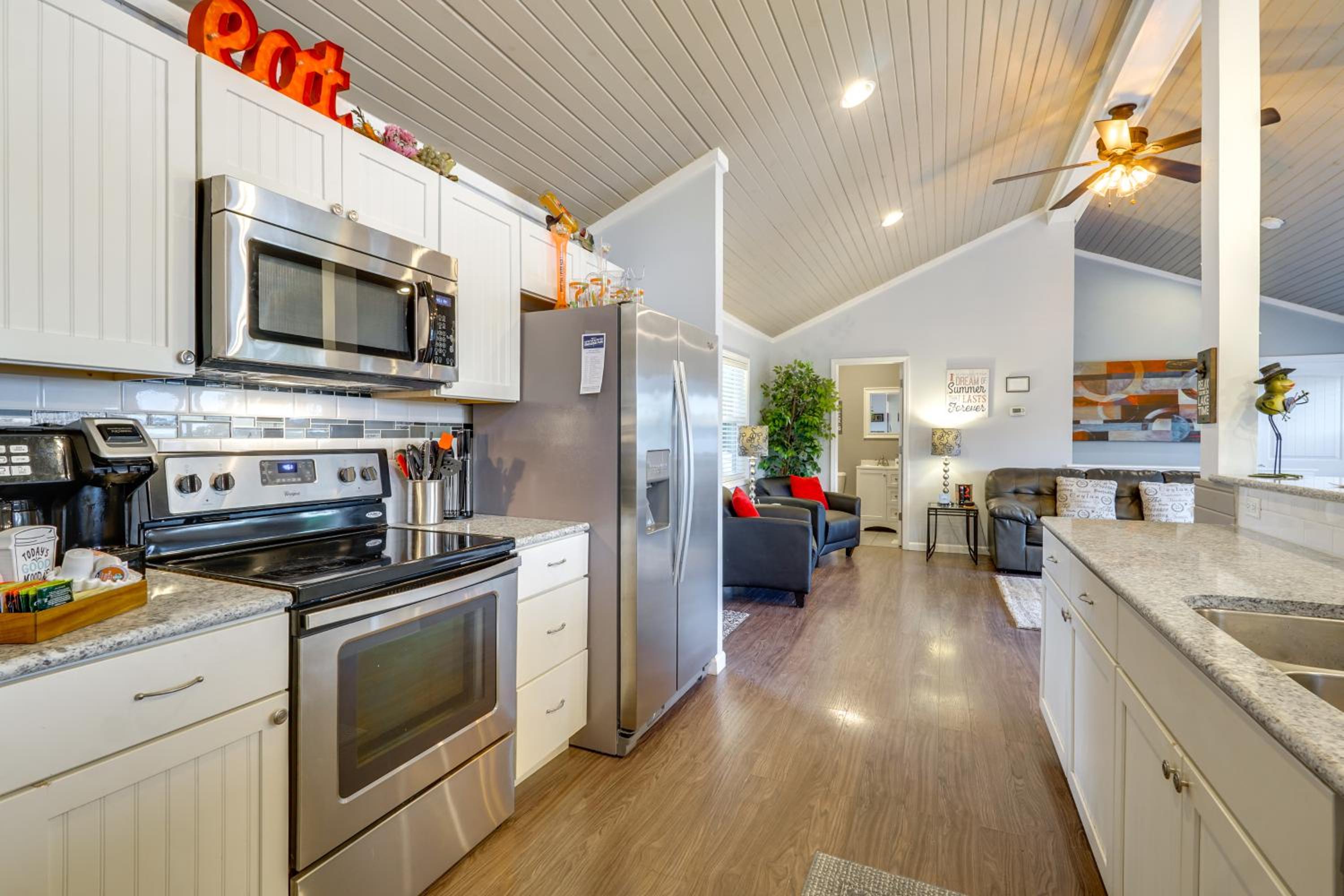 Families Welcome! Lake Ozark Getaway with Boat Slip