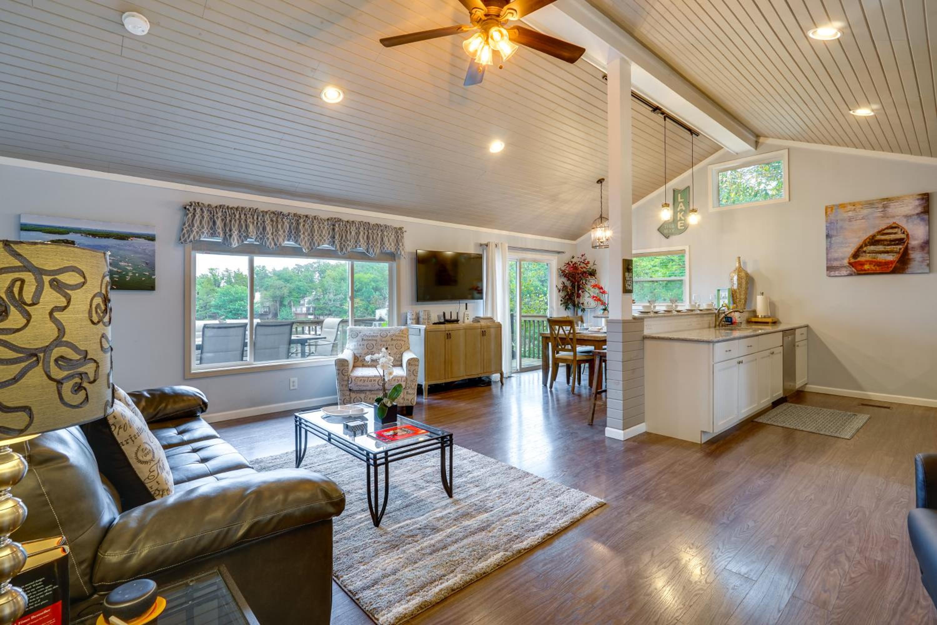 Families Welcome! Lake Ozark Getaway with Boat Slip