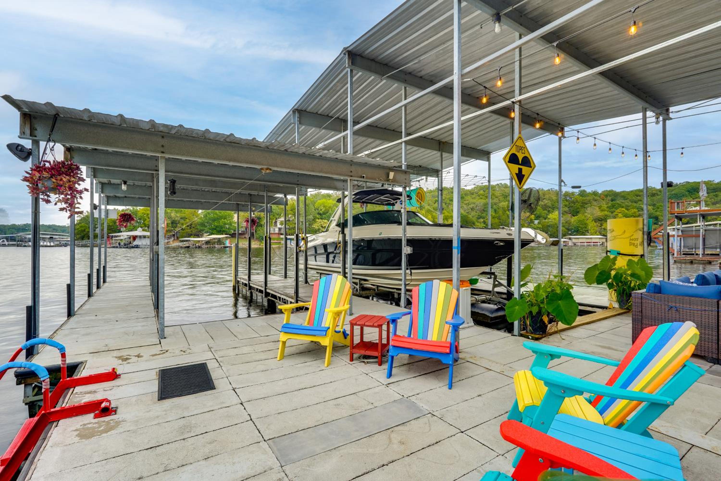 Families Welcome! Lake Ozark Getaway with Boat Slip
