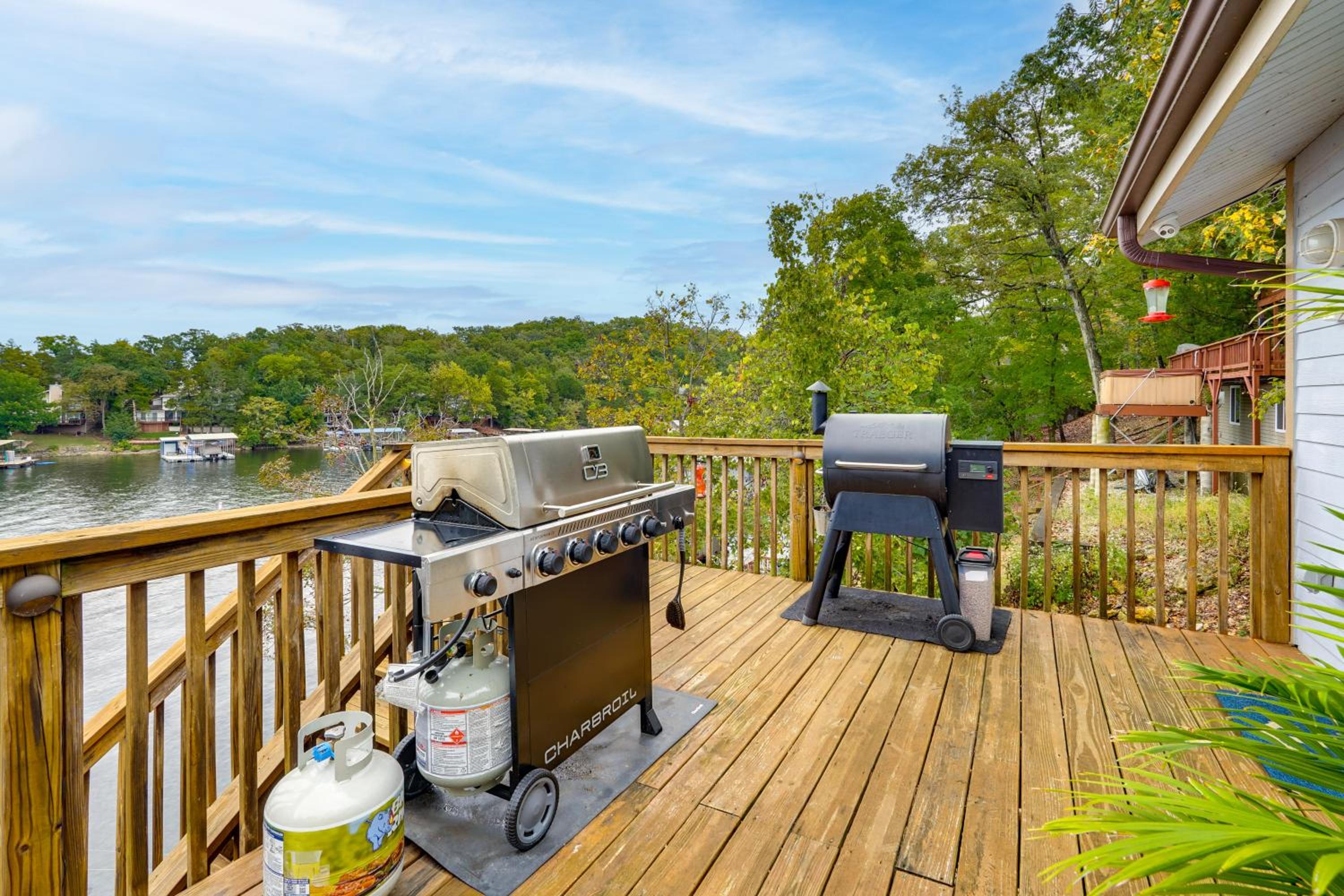 Families Welcome! Lake Ozark Getaway with Boat Slip