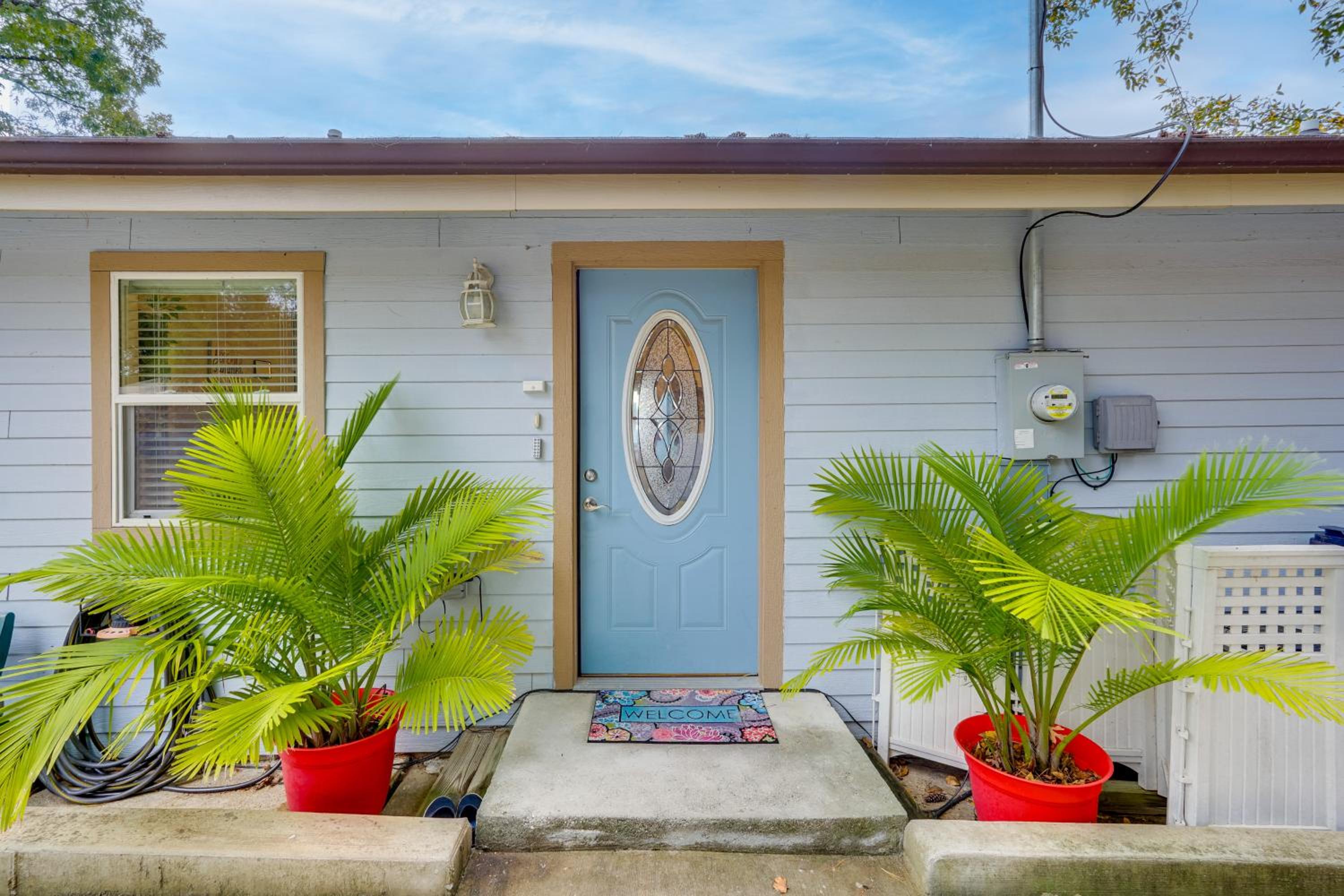 Families Welcome! Lake Ozark Getaway with Boat Slip
