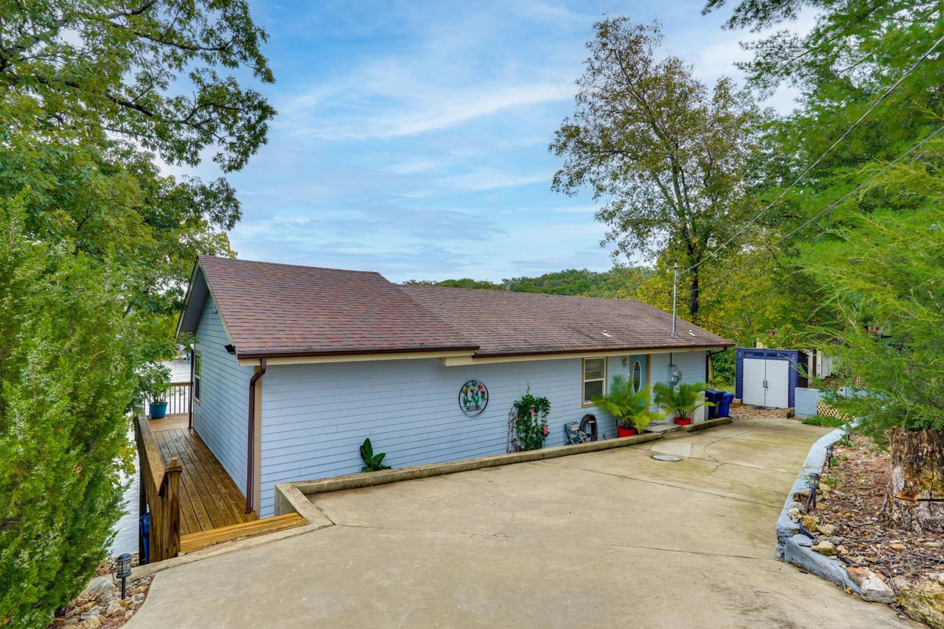 Families Welcome! Lake Ozark Getaway with Boat Slip