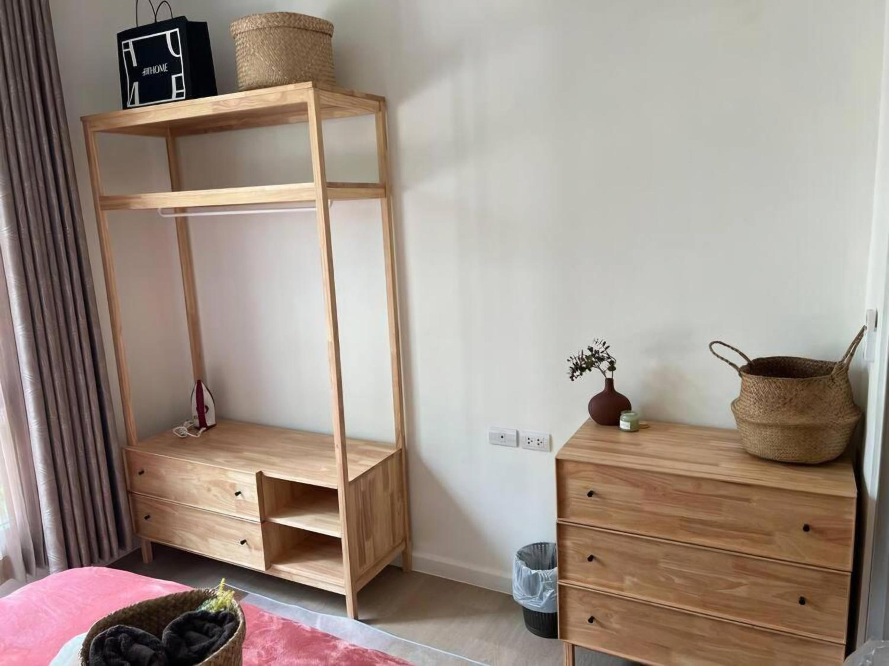 Minimalist Oasis - Monthly Stay Near Airport, Local Gems & Mall - Minimum Stay 28 Days