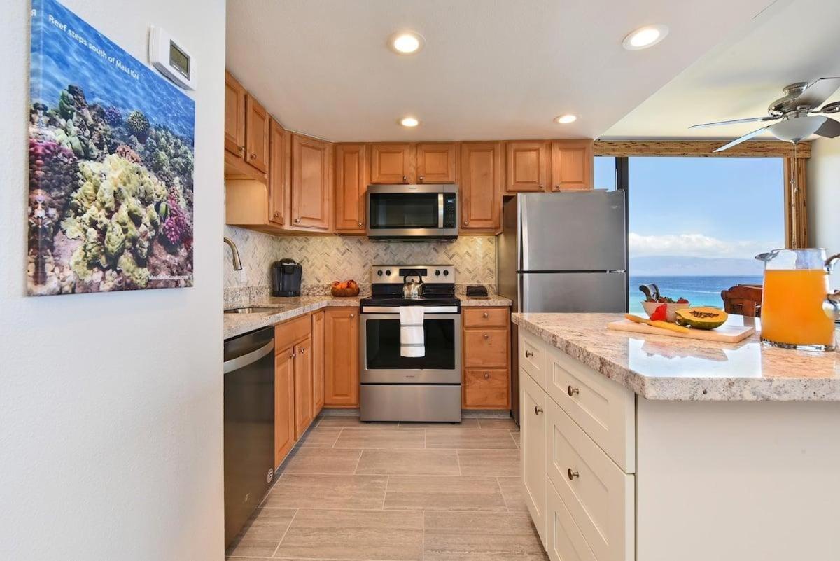 Maui Kai 601 · MK 601 Remodeled Oceanfront Condo w AC Pool