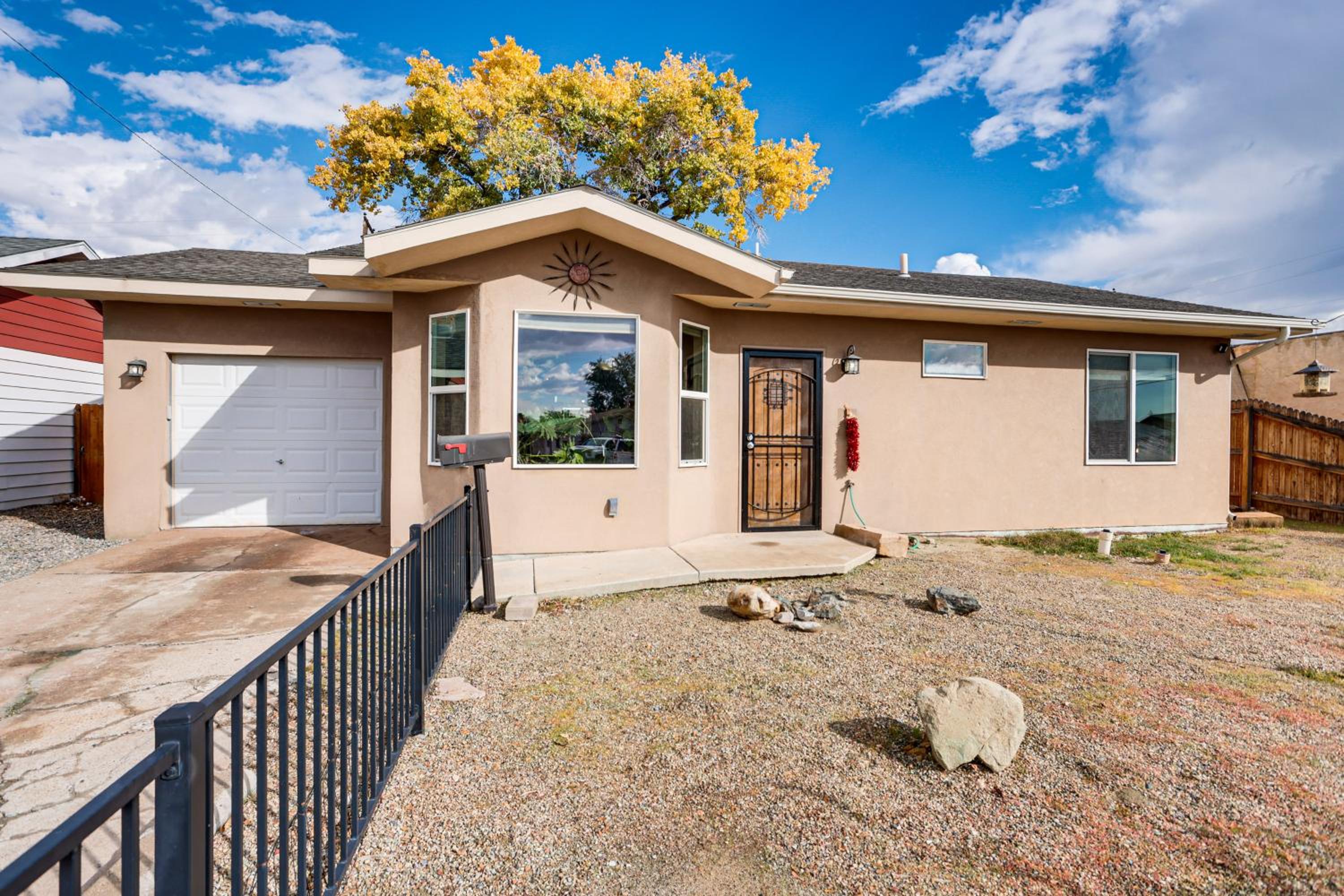 Hike and Golf Farmington Home 1 Mi to Animas River!