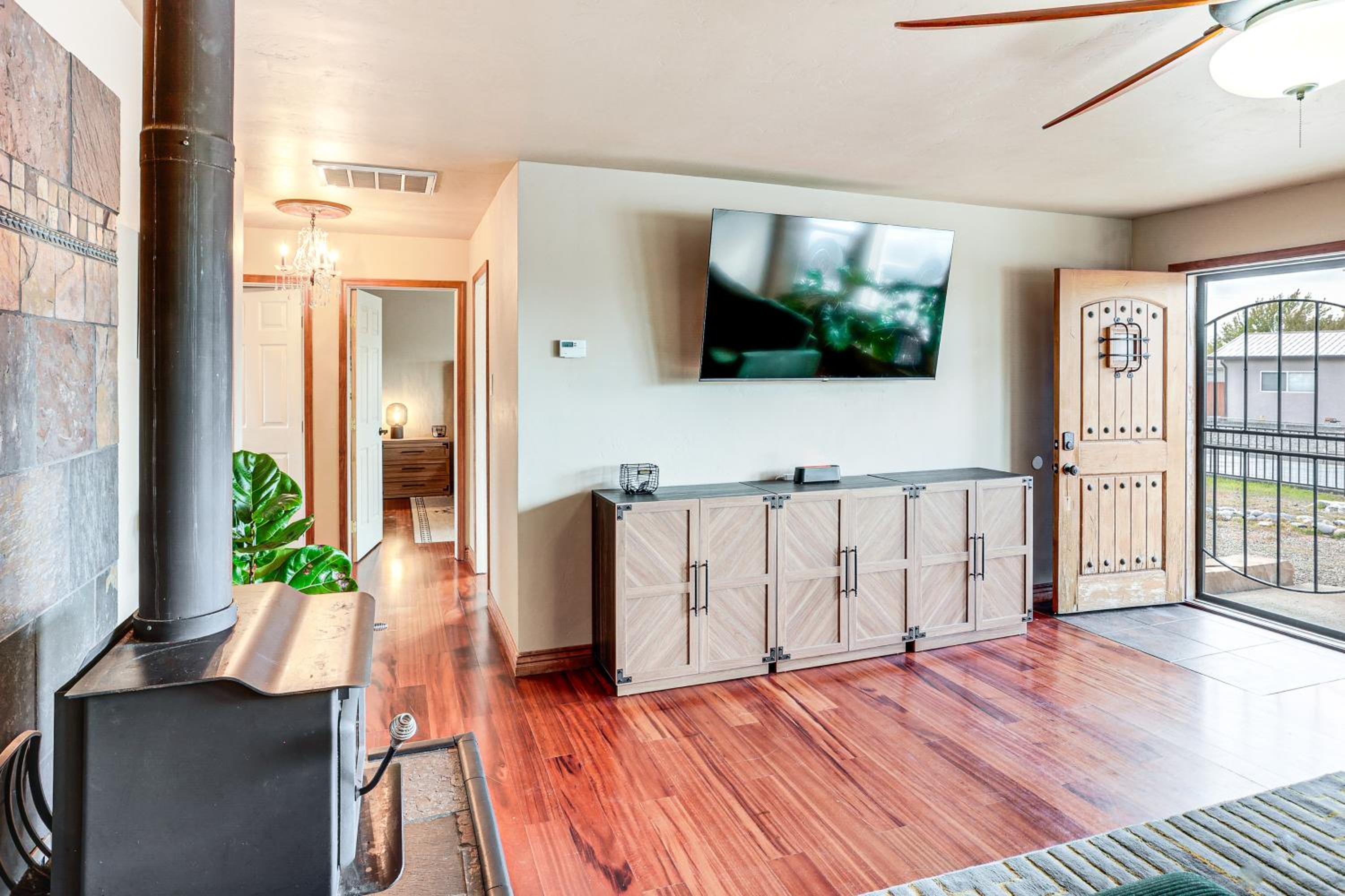 Hike and Golf Farmington Home 1 Mi to Animas River!