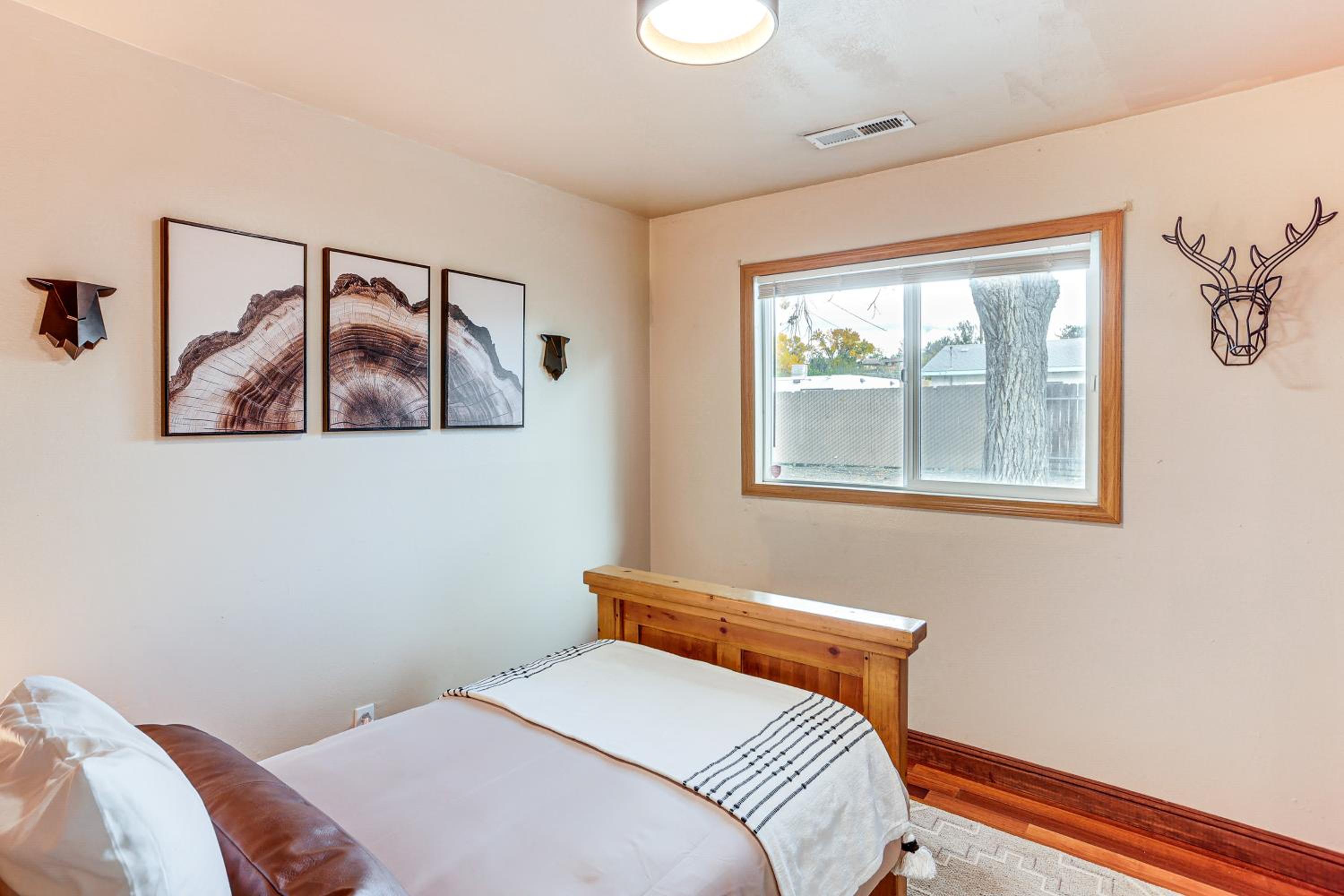 Hike and Golf Farmington Home 1 Mi to Animas River!
