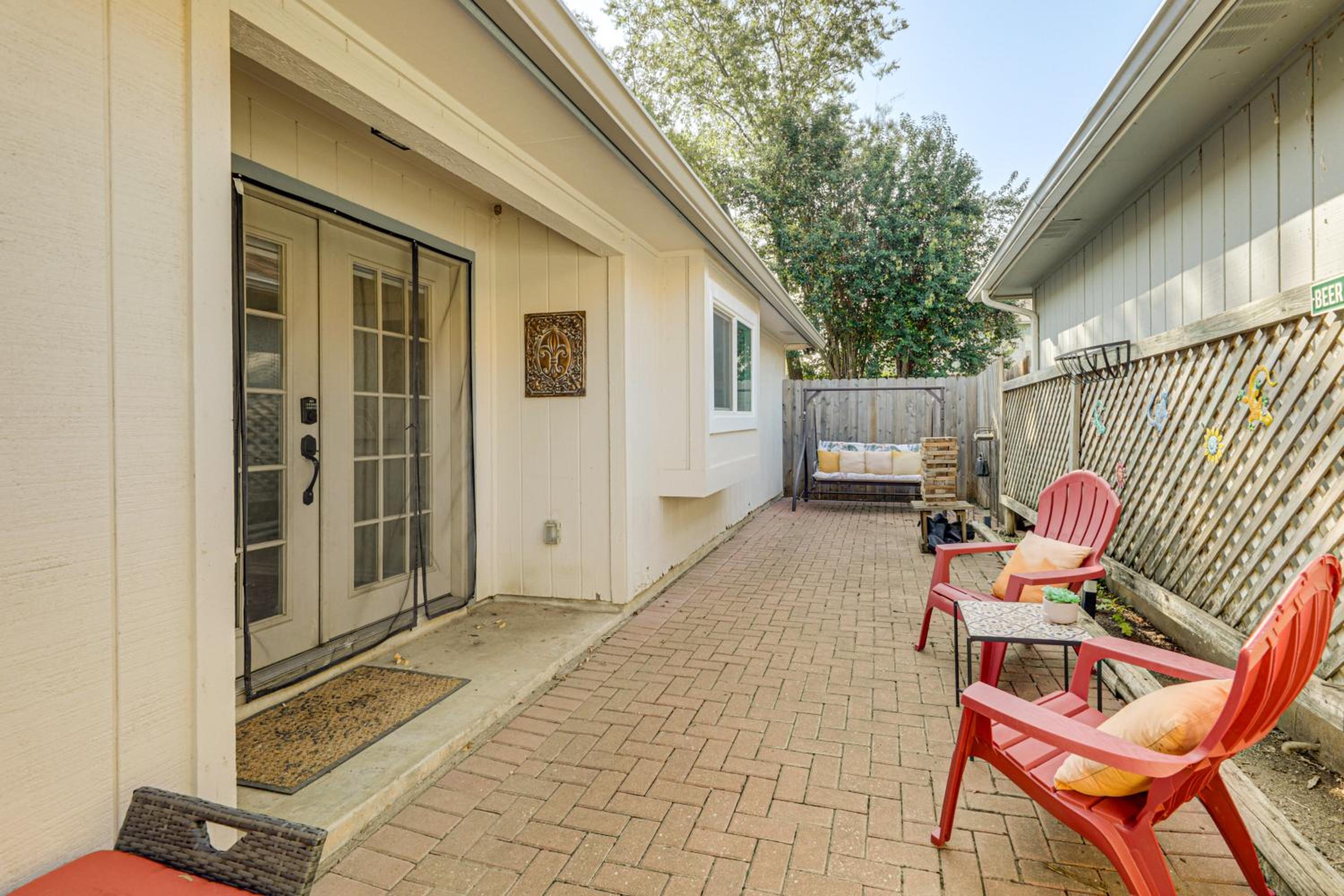 2 Mi to Dtwn! Modern Round Rock Oasis with Patio