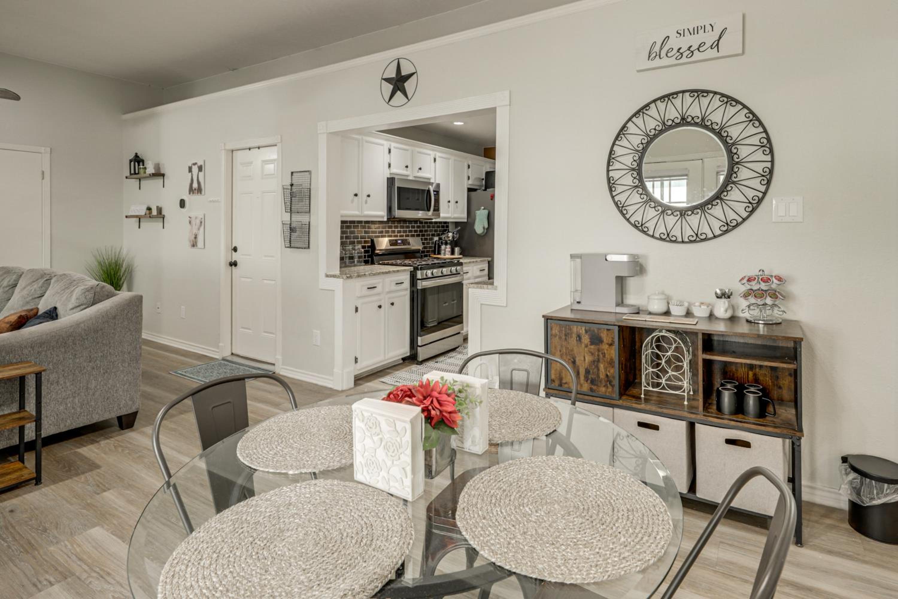 2 Mi to Dtwn! Modern Round Rock Oasis with Patio
