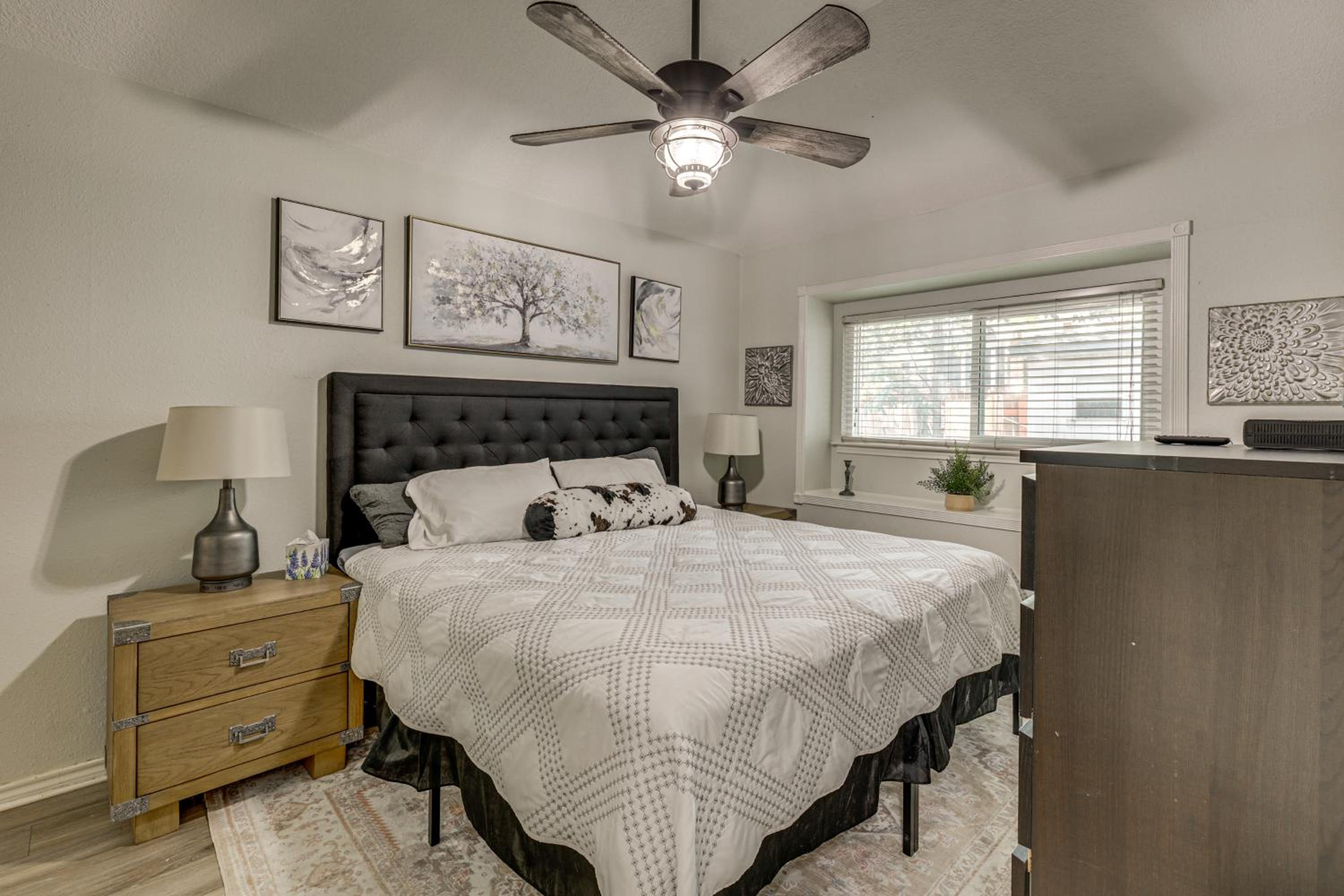 2 Mi to Dtwn! Modern Round Rock Oasis with Patio