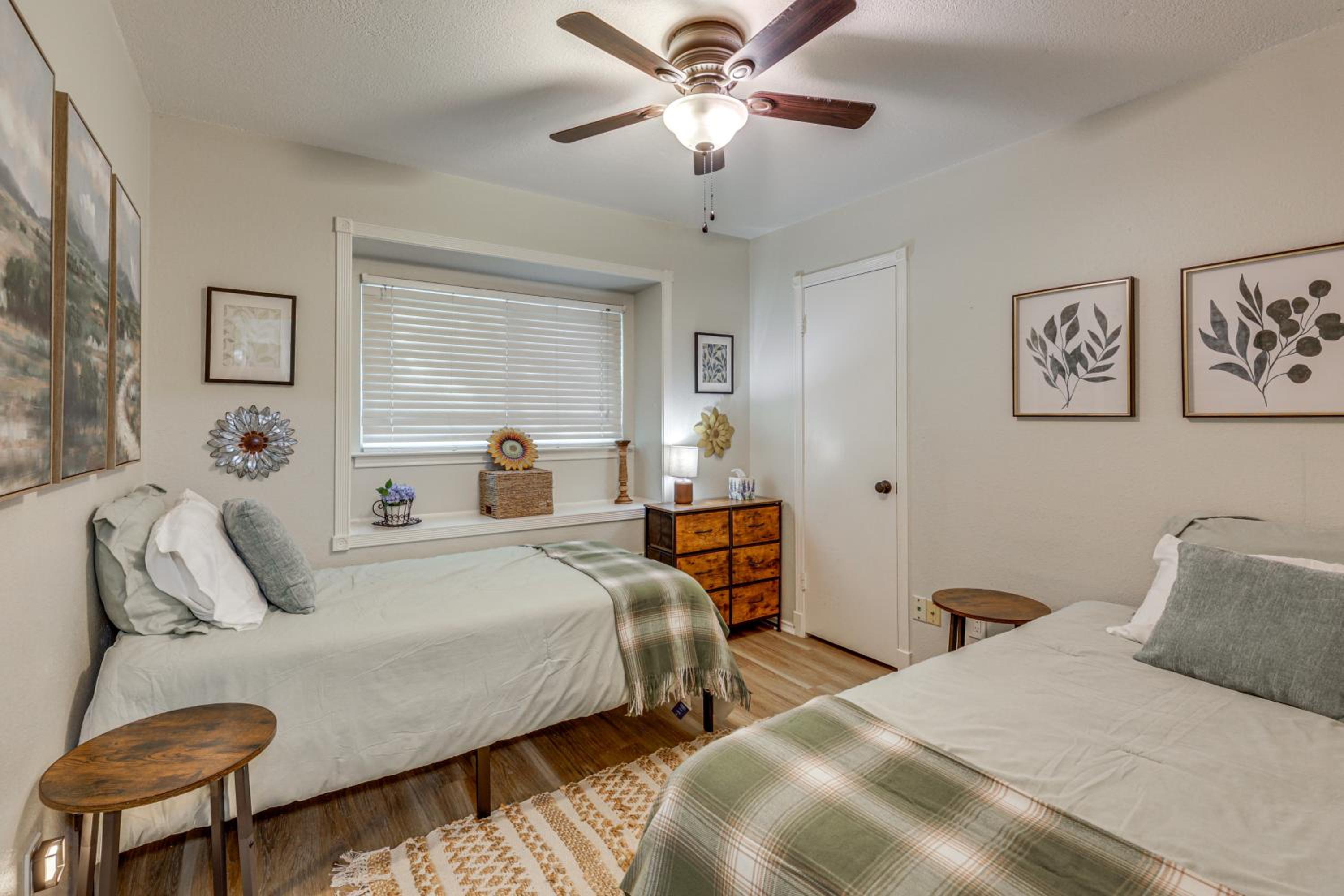 2 Mi to Dtwn! Modern Round Rock Oasis with Patio