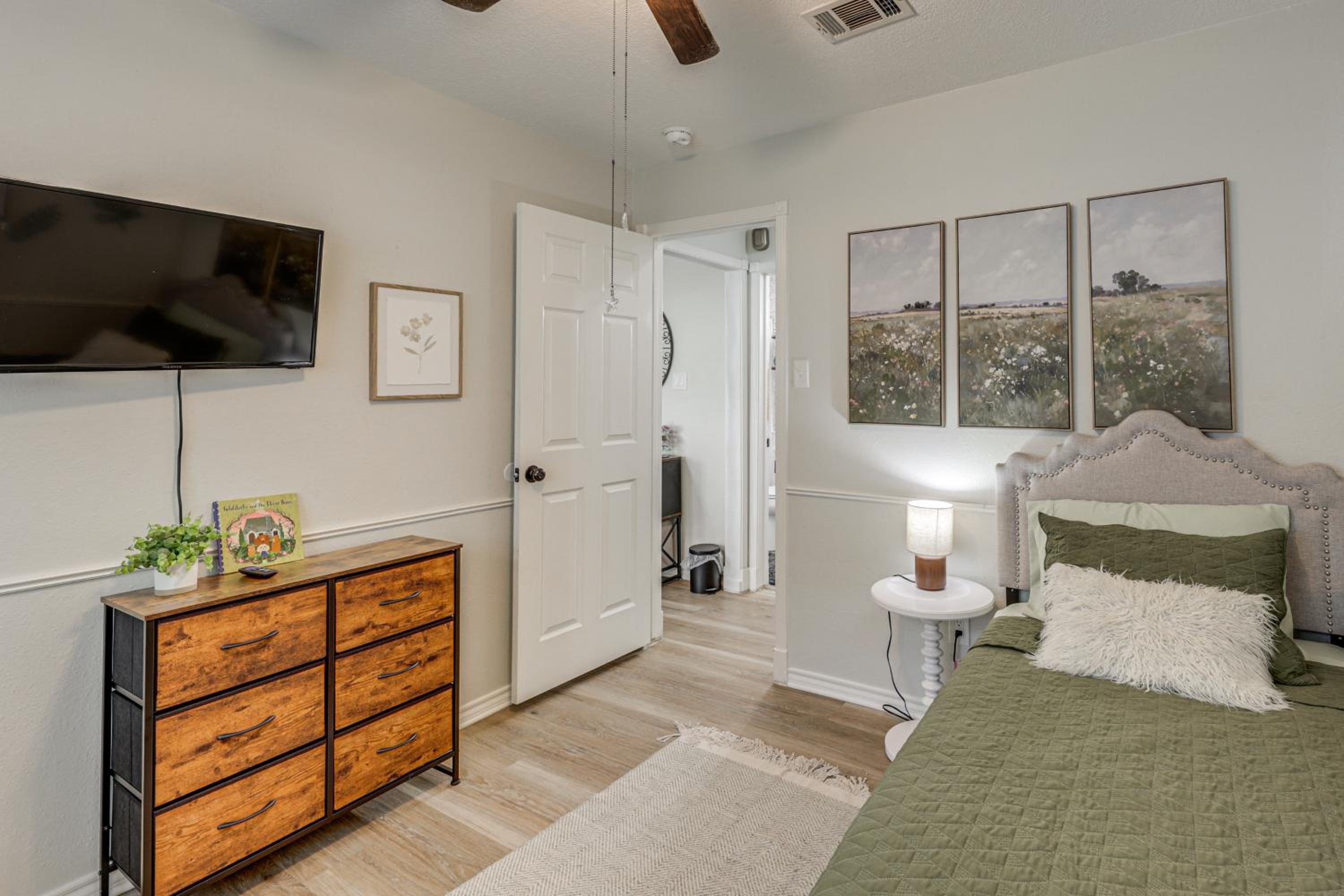 2 Mi to Dtwn! Modern Round Rock Oasis with Patio