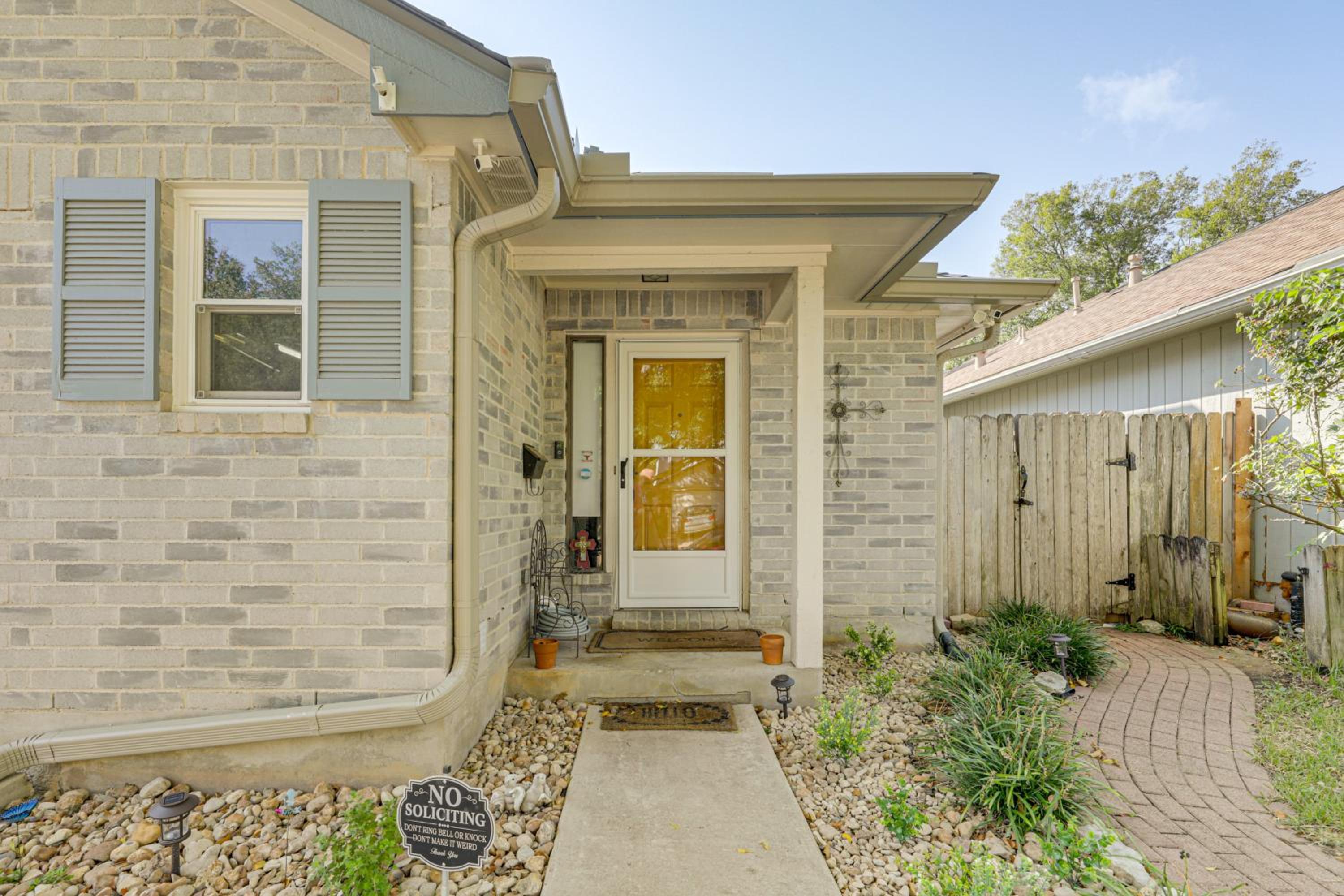 2 Mi to Dtwn! Modern Round Rock Oasis with Patio
