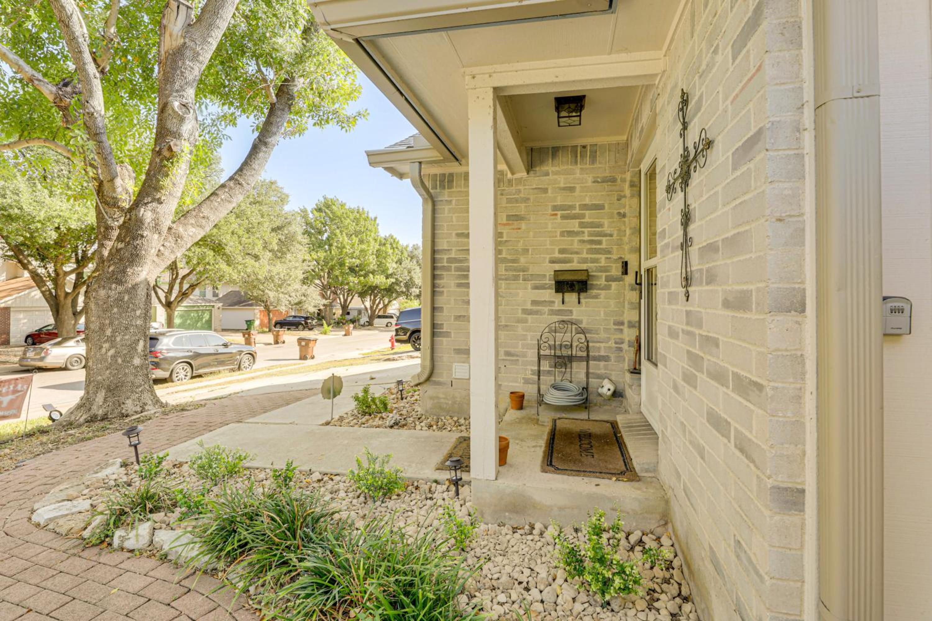 2 Mi to Dtwn! Modern Round Rock Oasis with Patio