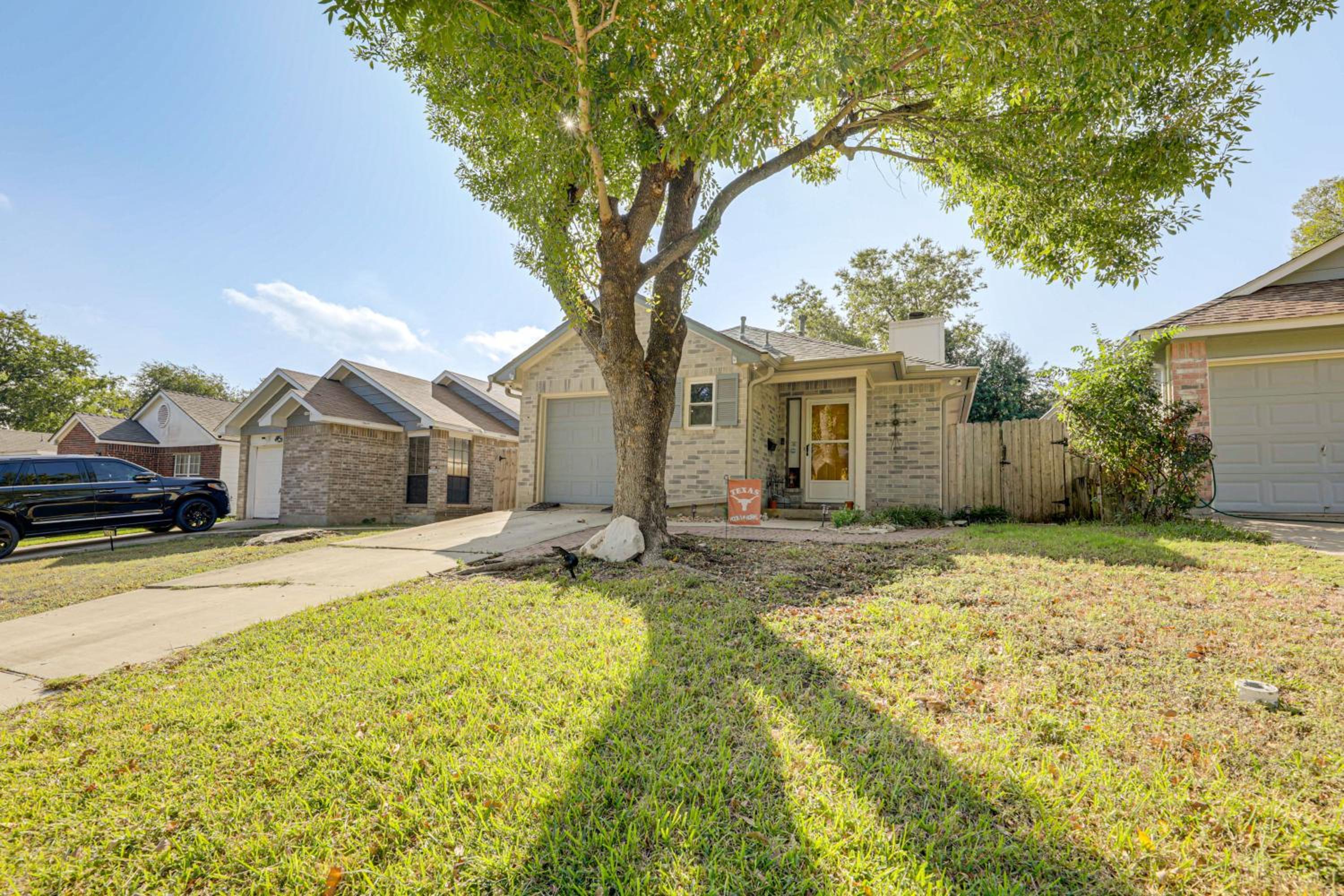 2 Mi to Dtwn! Modern Round Rock Oasis with Patio