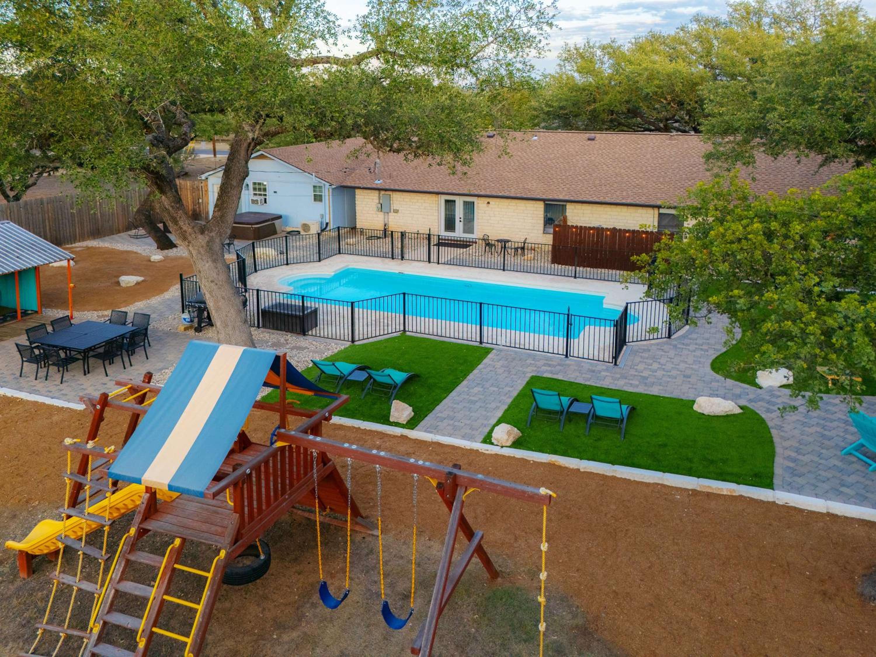 Jungle Haven Heated Pool Fun for 12