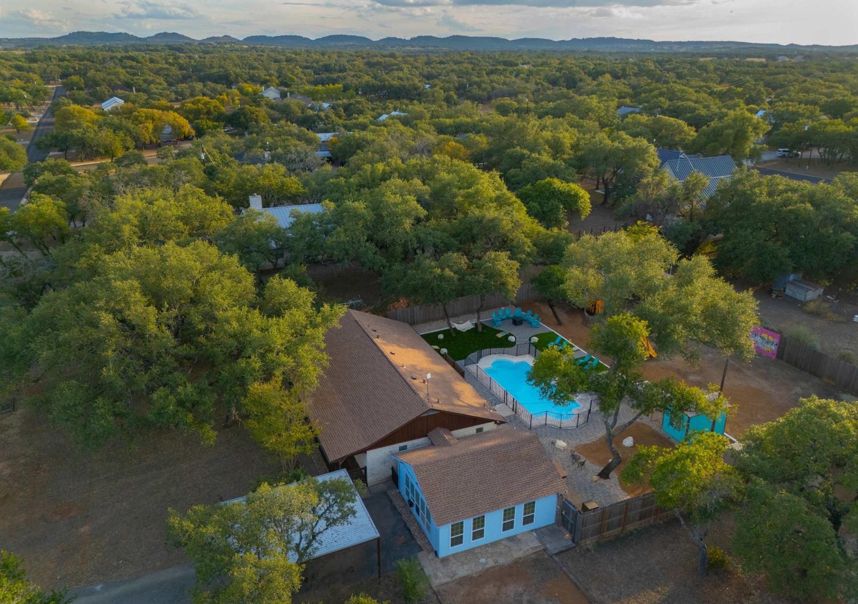 Jungle Haven Heated Pool Fun for 12