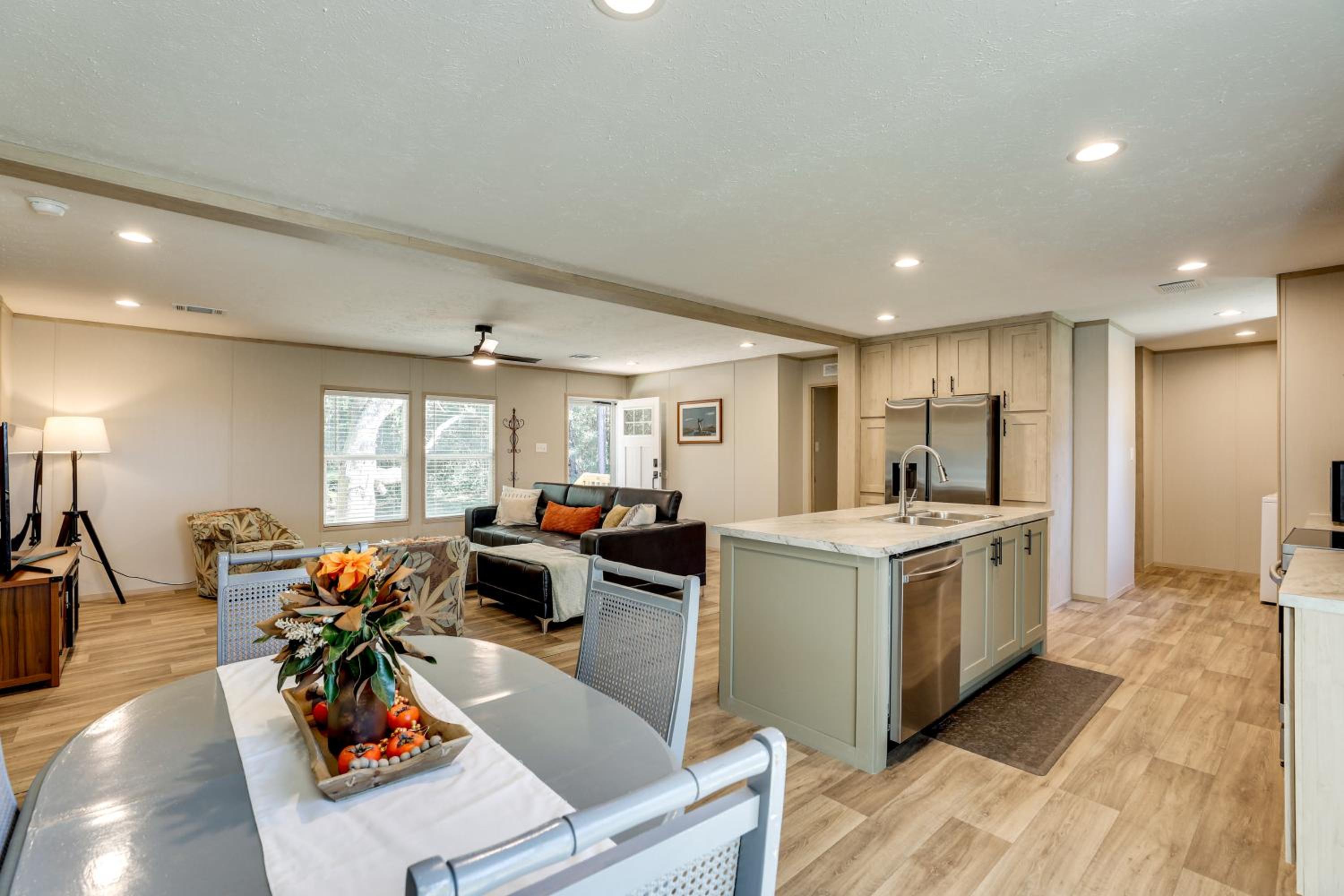 Hunt, Fish and Relax Rural Retreat in Green Pond
