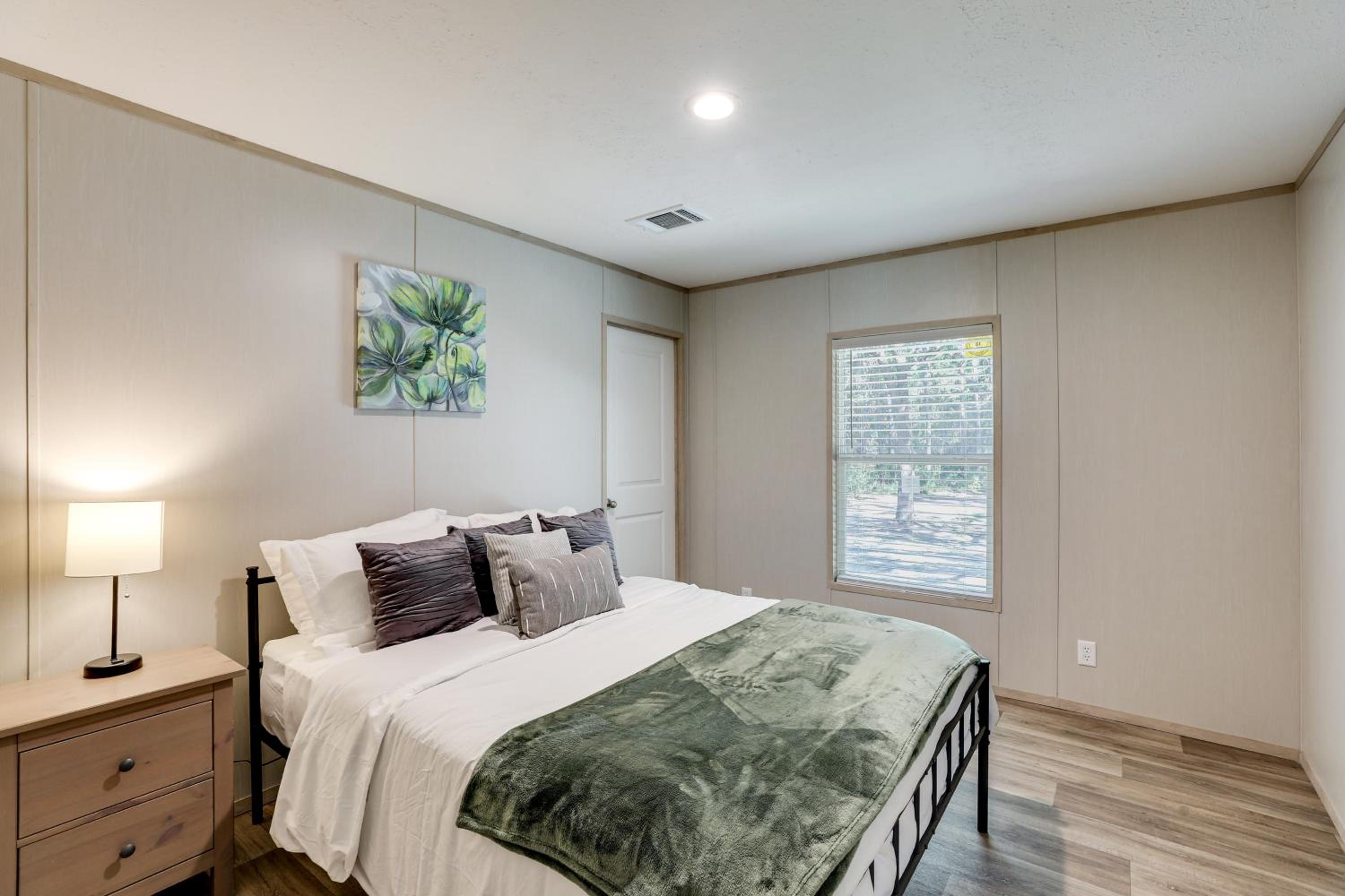 Hunt, Fish and Relax Rural Retreat in Green Pond