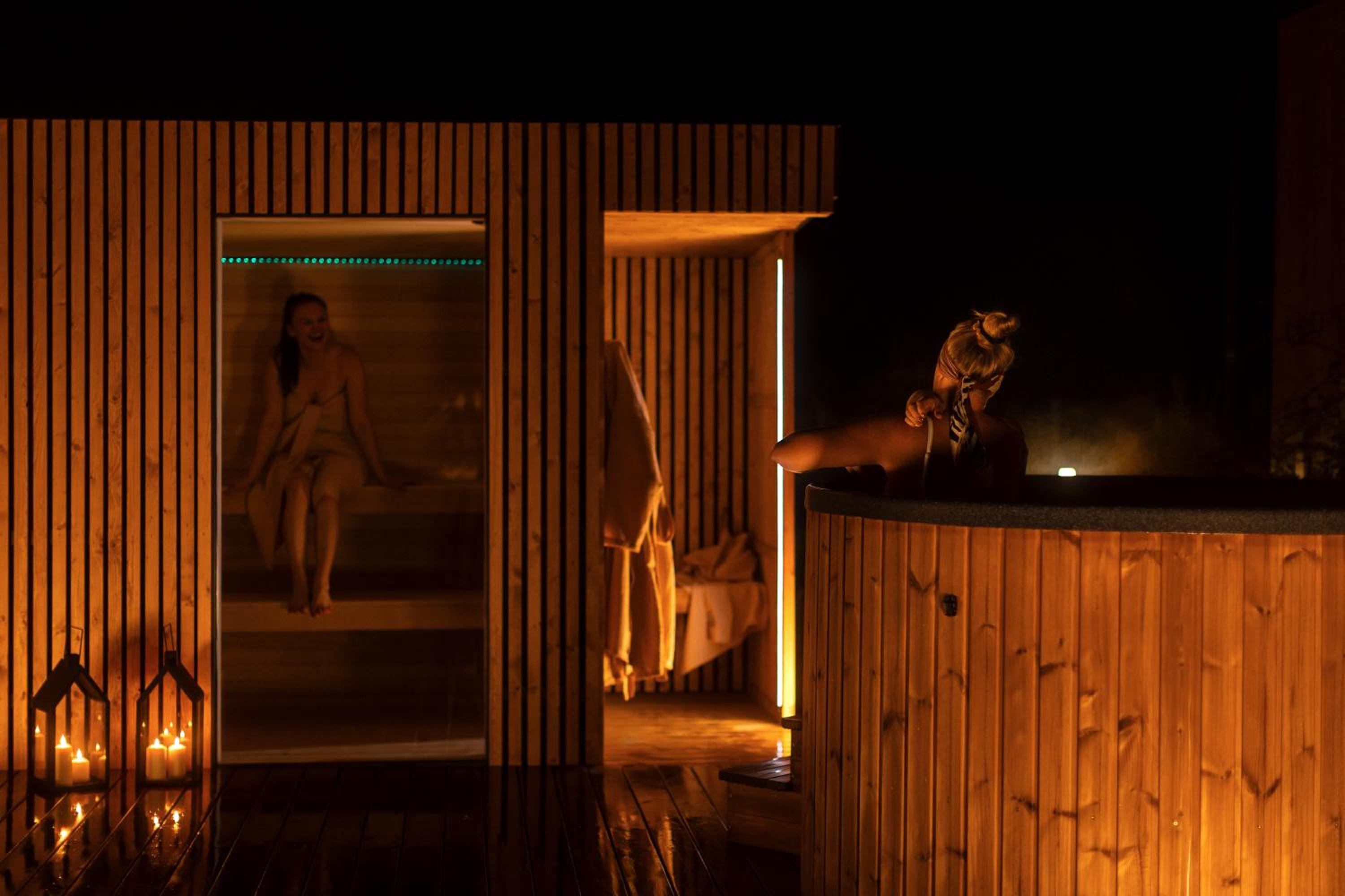 Hill & Chill Kudowa Zdrój - nowoczesne stodoły ze strefą SPA, balia, sauna